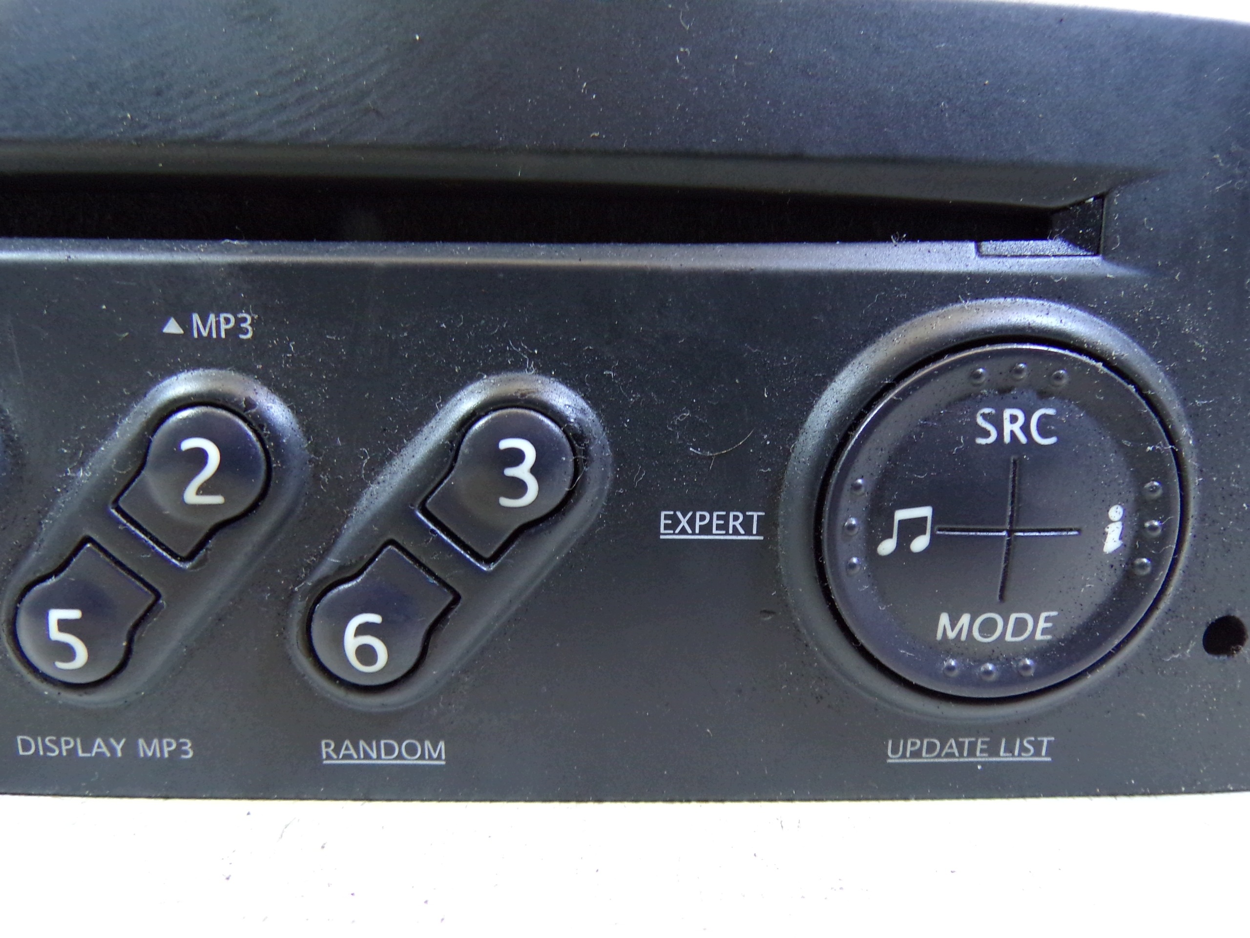 RADIO CD RENAULT 8200633637