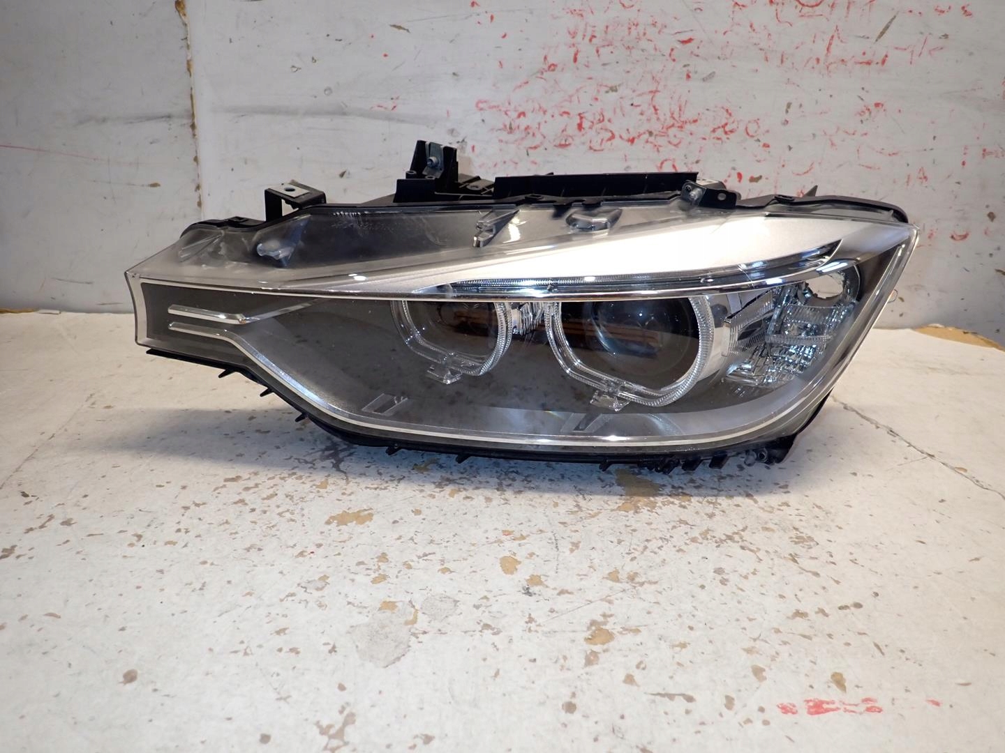 light front front left BMW 3 F30 F31 2011- BI-XENON SKR 7259527