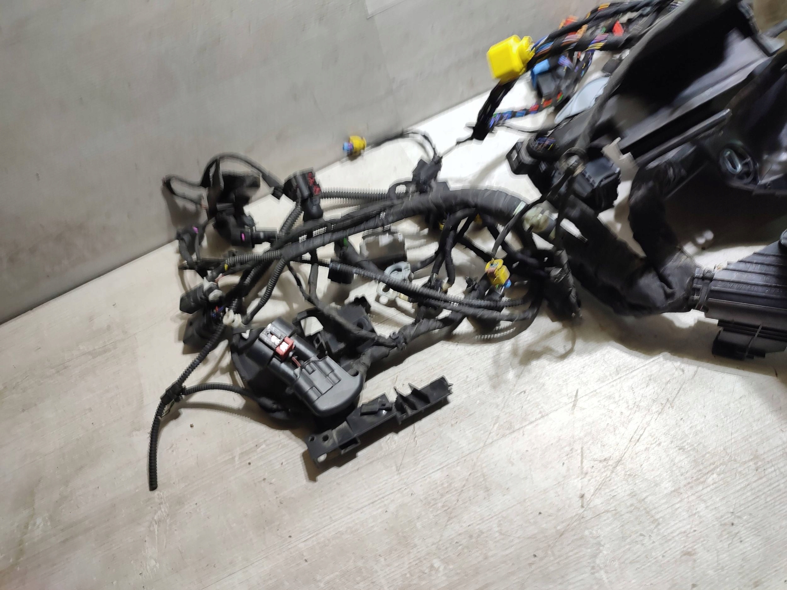 Volkswagen Touran III 2020 bundle of the engine