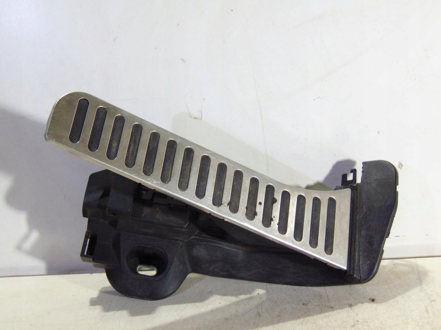 PEDAŁ POTENCJOMETR NAKŁADKI AUDI TT 8J Producent części Audi OE