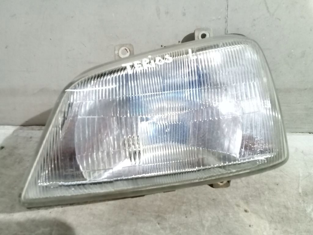 Daihatsu Terios und 1 Licht links vorne vorne