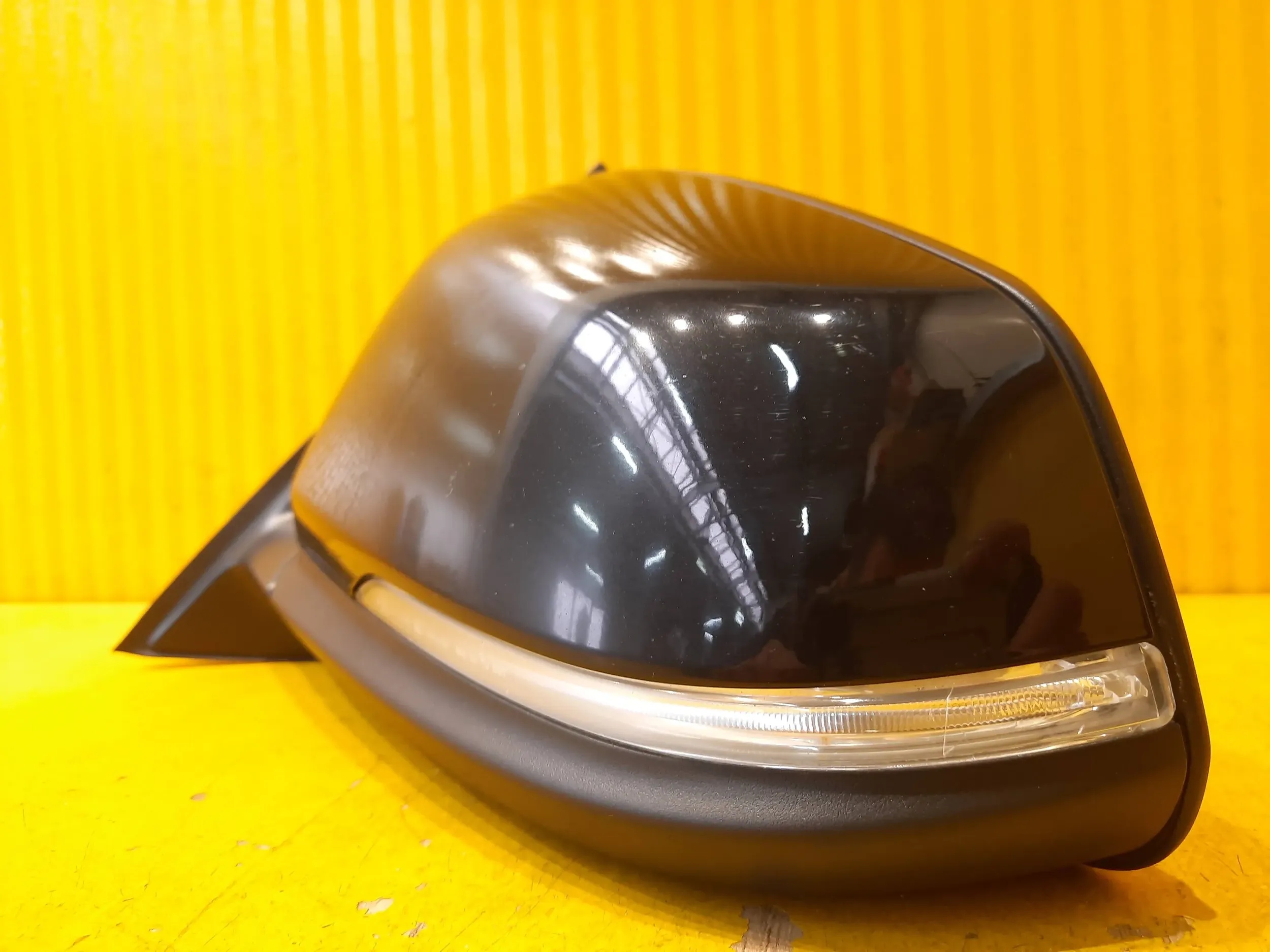 BMW X1 F48 LUSTERKO LEWE PRZÓD 6 PIN 668 * Kolor czarny
