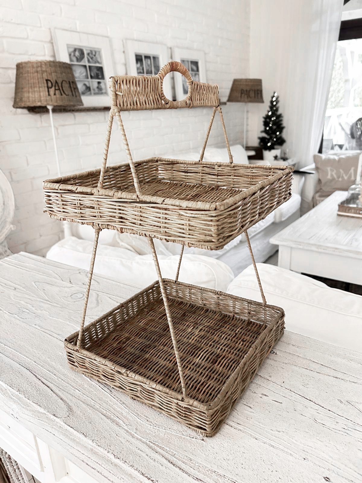Półka Taca Piętrowa Rattanowa Hampton Etażerka Organizer Rattan