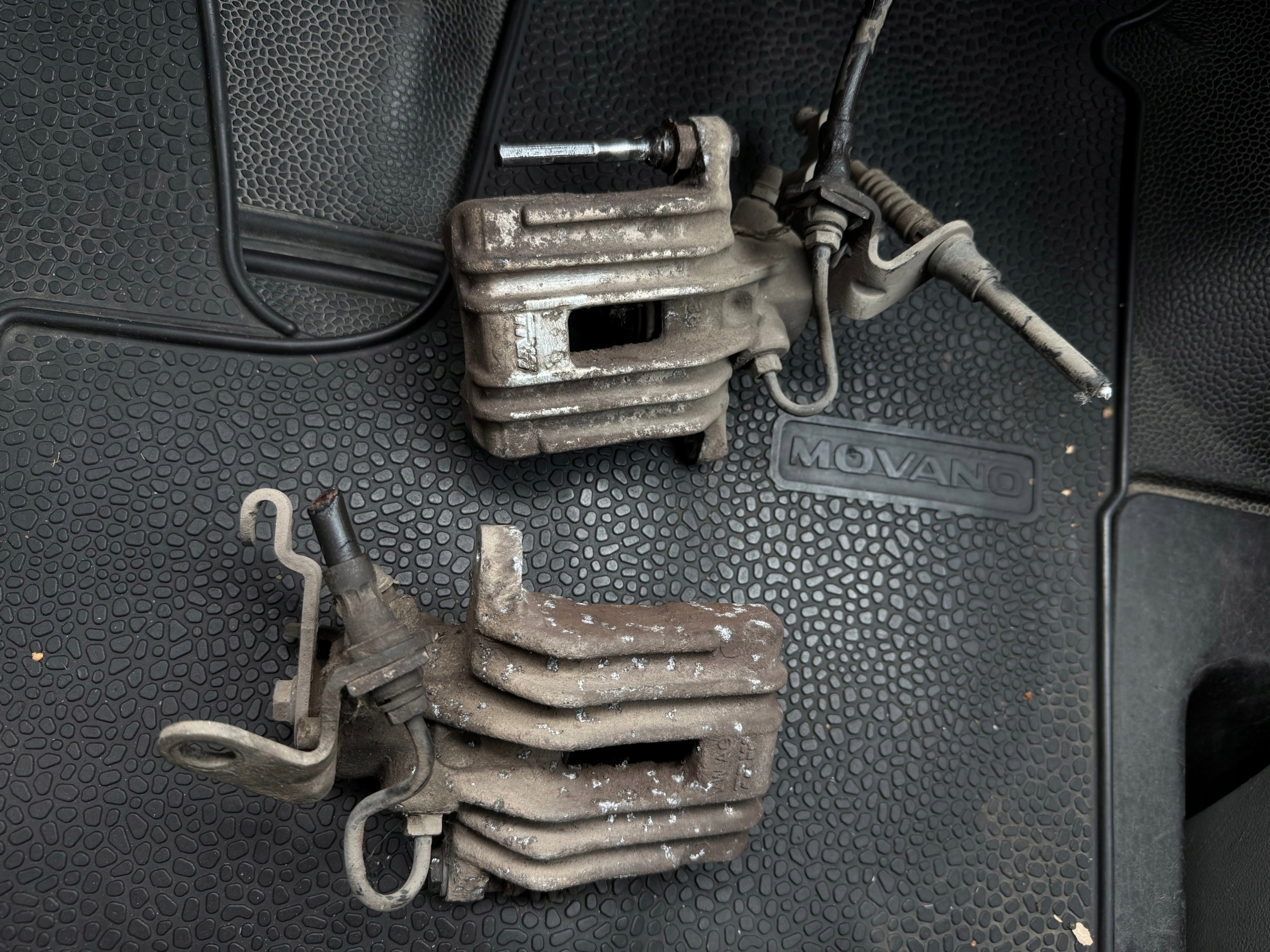 caliper rear part SEAT ALTEA 5P 5P0 KOMPLET left and right TRW BDB