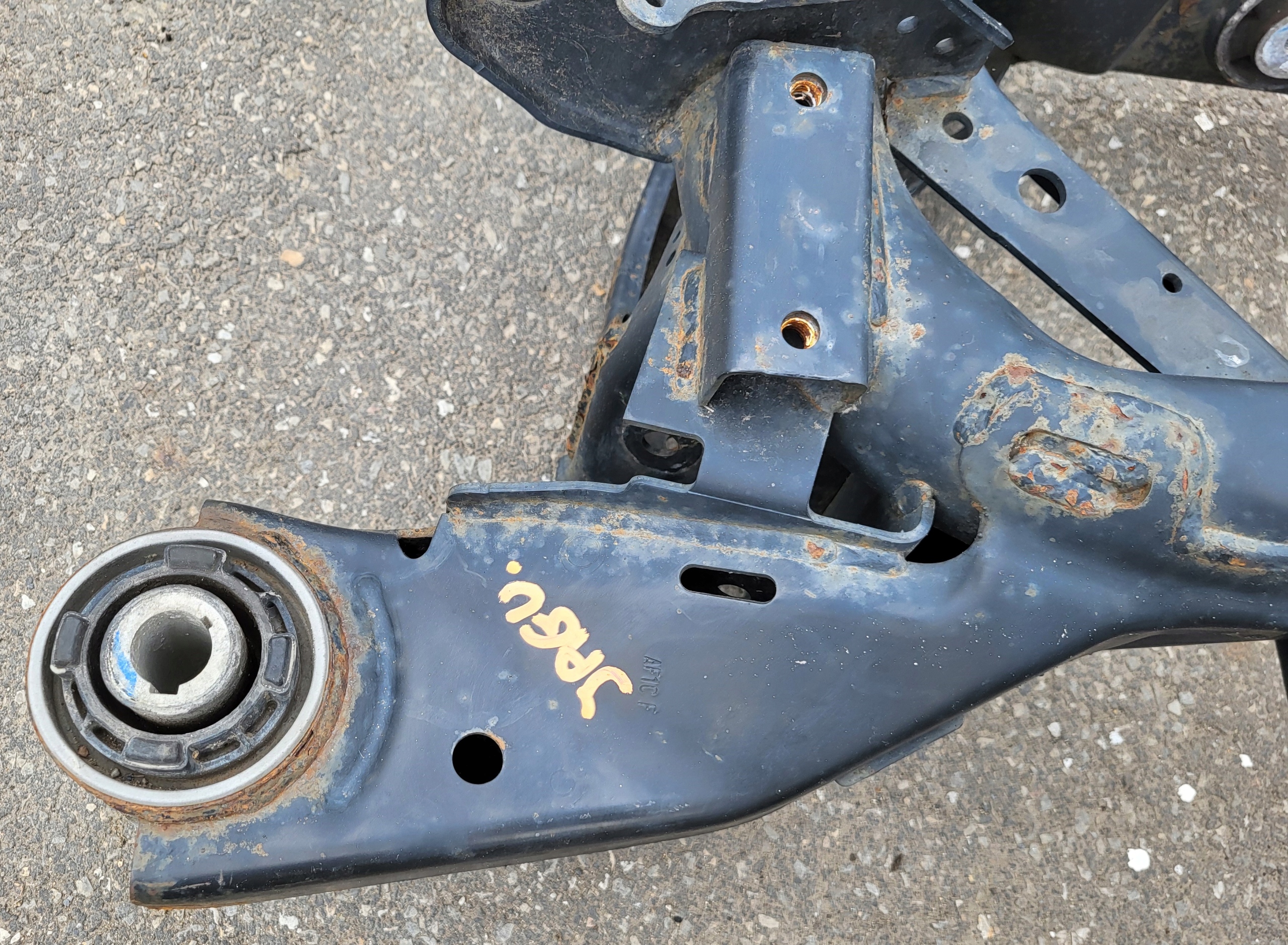 axle beam springing rear. subframe axle beam TRAWERS sider rear part JAGUAR F-PACE OE