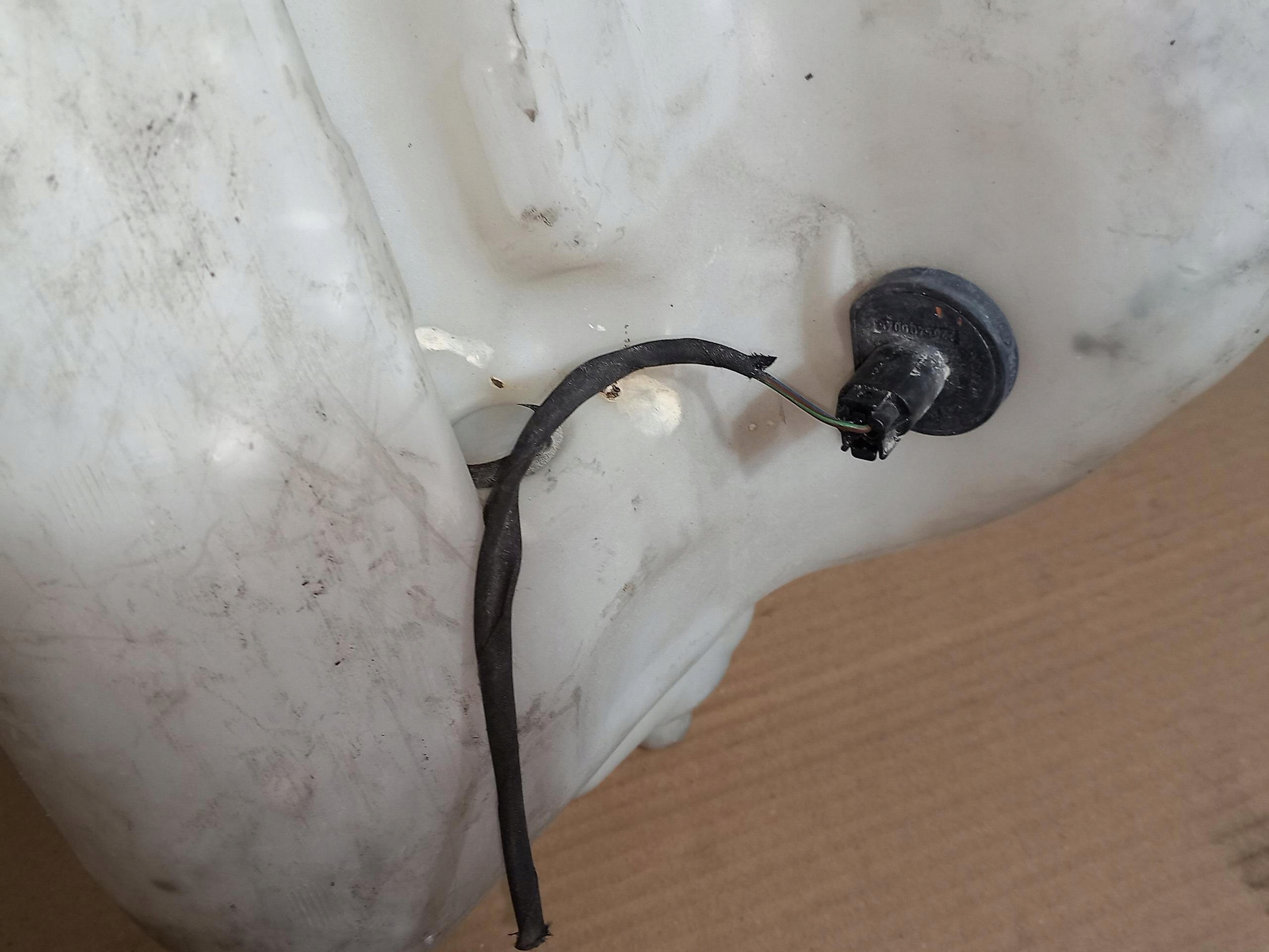 Behälter Spritzdüse MERCEDES SPRINTER W906 A9068690020 06-12
