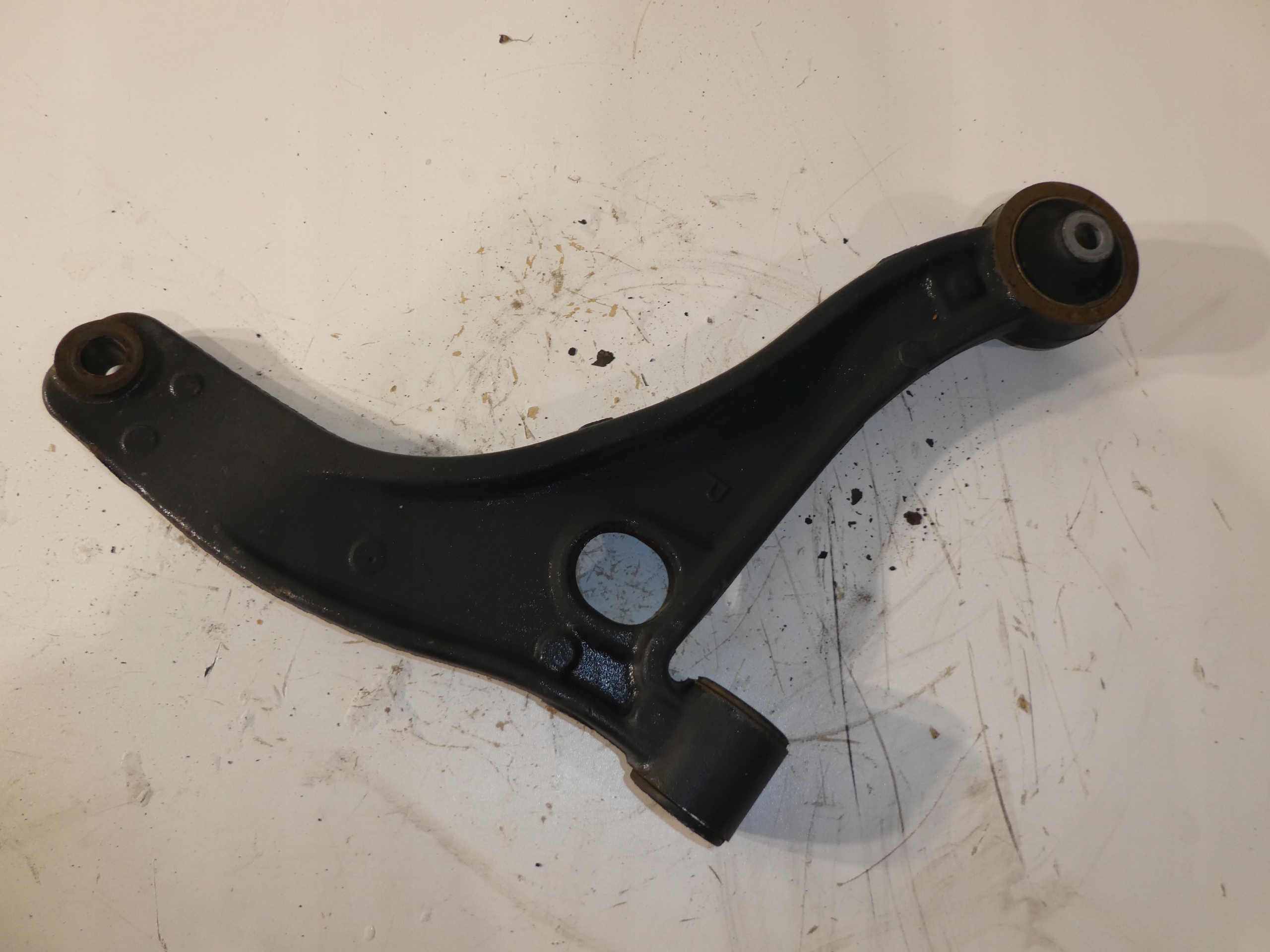 arm front right RENAULT MASTER III