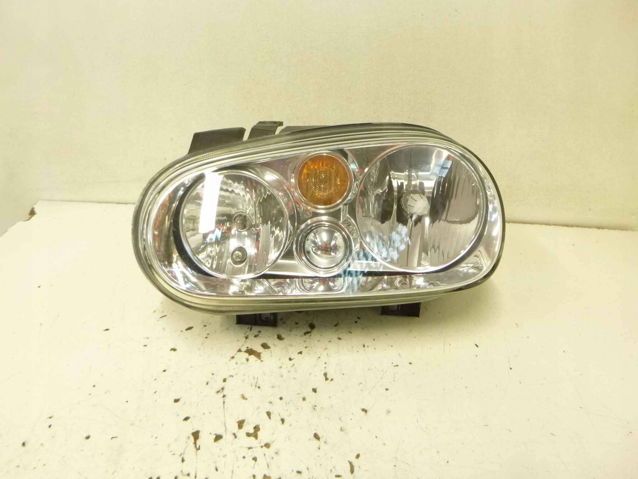 light front left VW Volkswagen Golf IV 97-06r. VALEO 1J1941015B