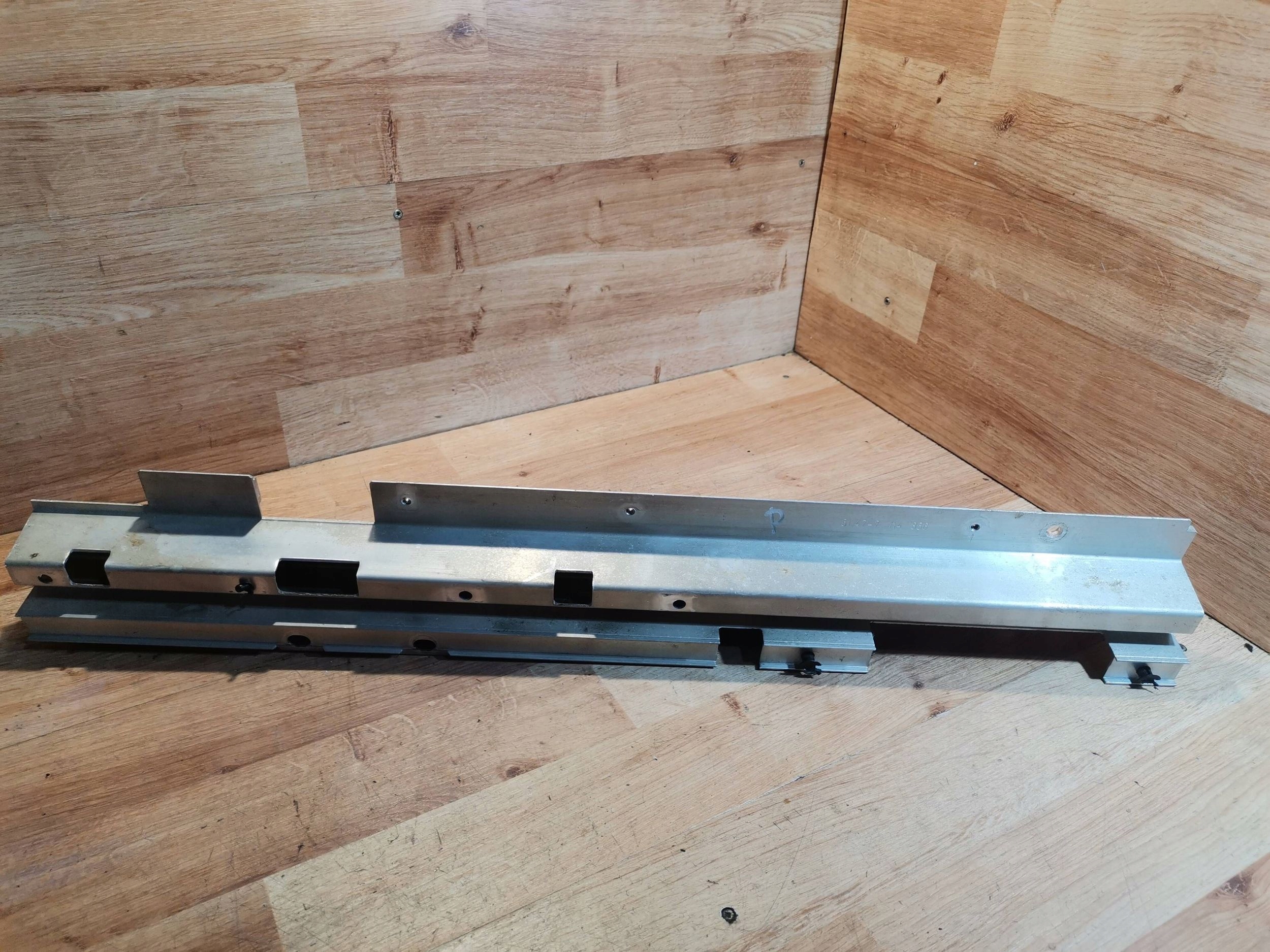 Element upholstery boot rail kratki wentylacyjnej BMW X5 E53 7114356