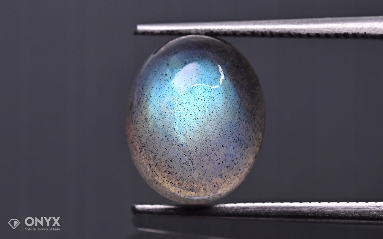 Labradorit kabošon A ovál 11x9 mm