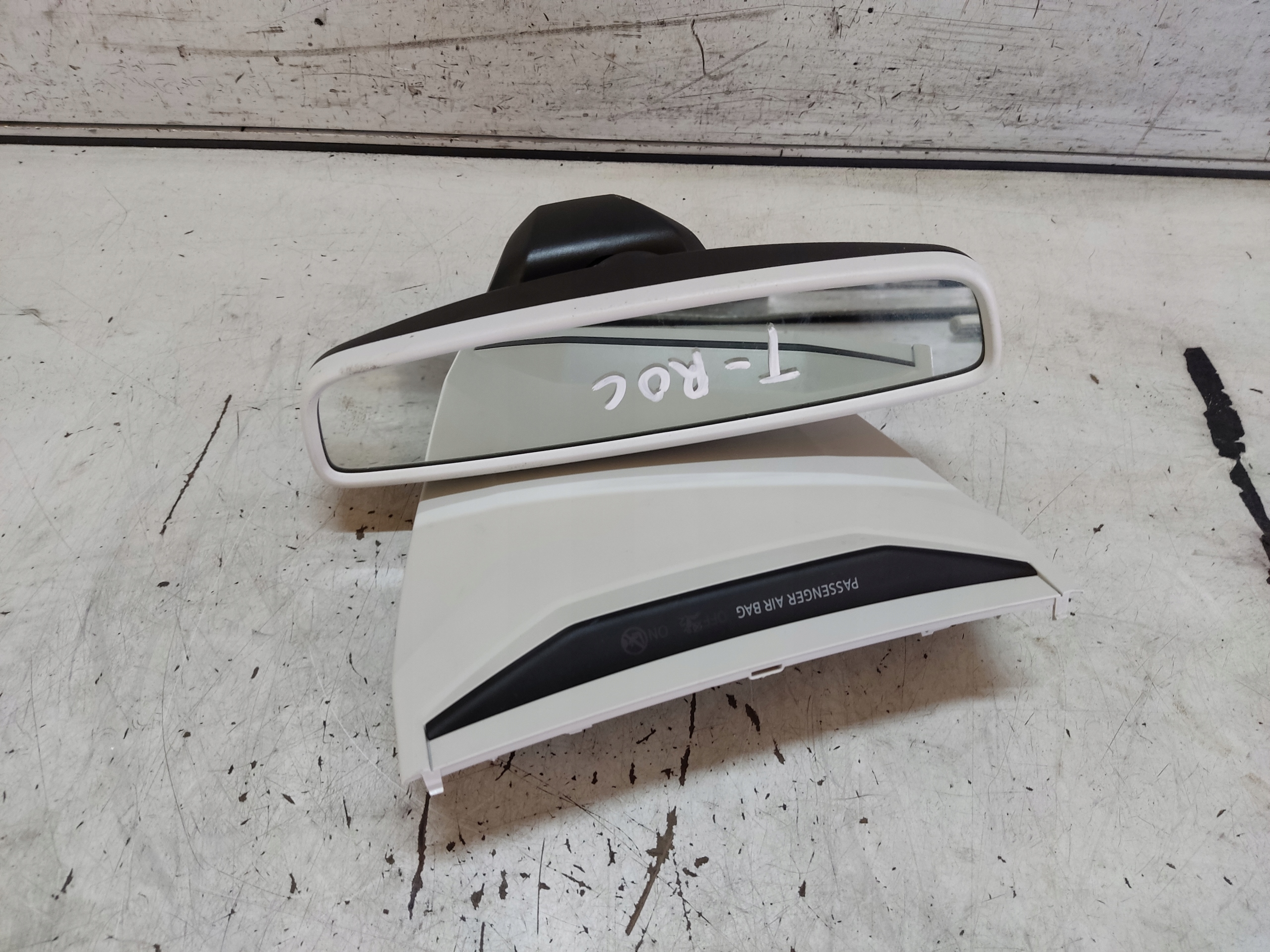 VW T-ROC ВНУТРЕННЕЕ ЗЕРКАЛО ЗАДНЕГО ВИДА