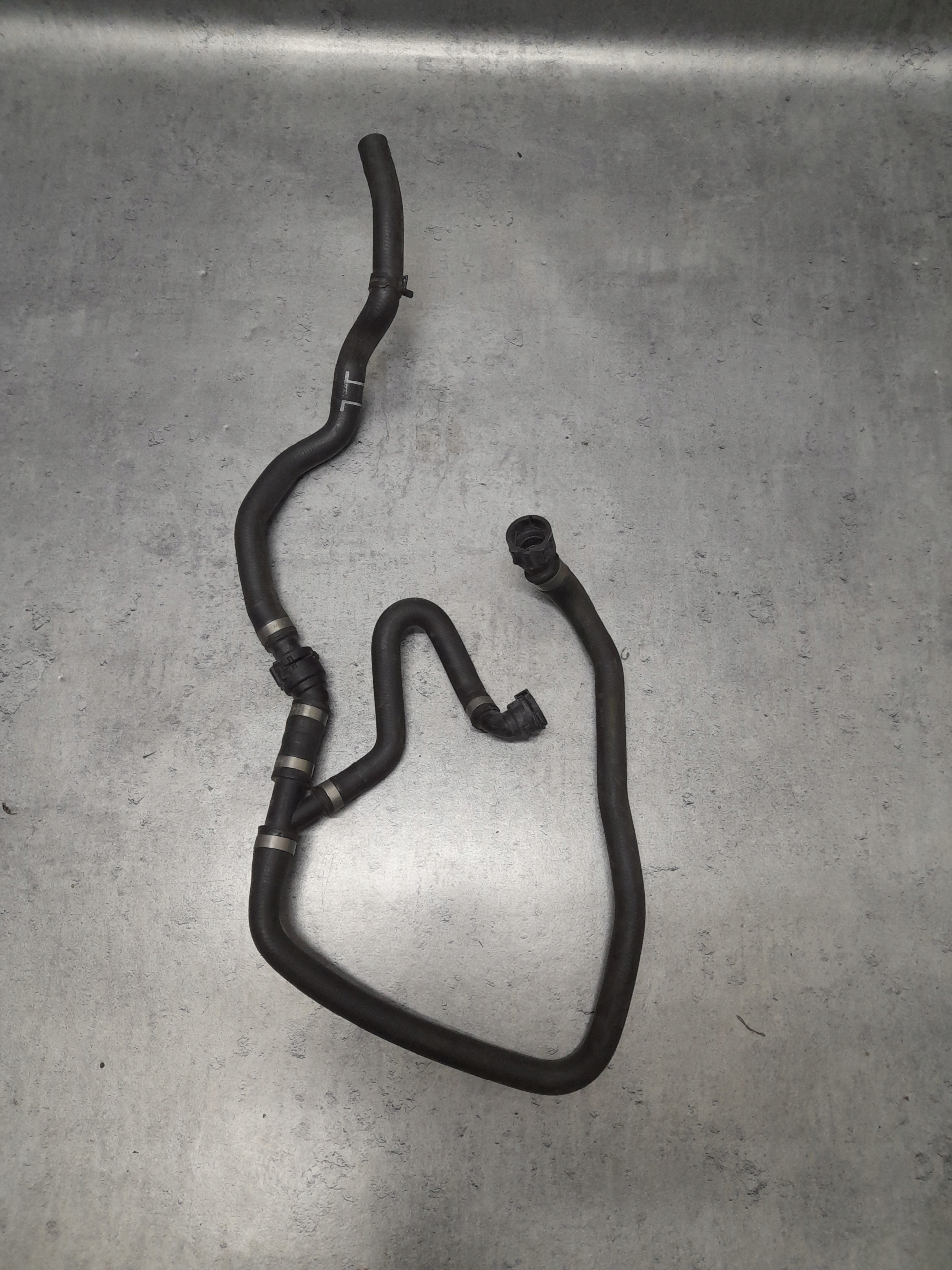 труба воды BMW F80