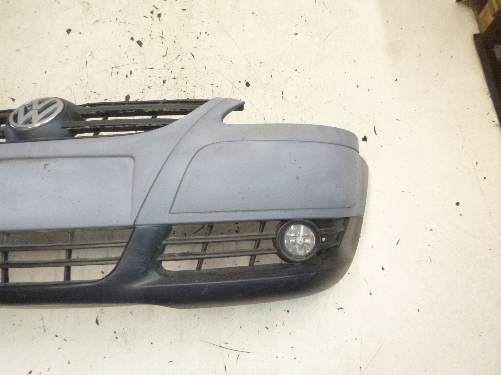 Frontstoßstange vorne VW Fox 2005-2011 Grill Nebelscheinwerfer