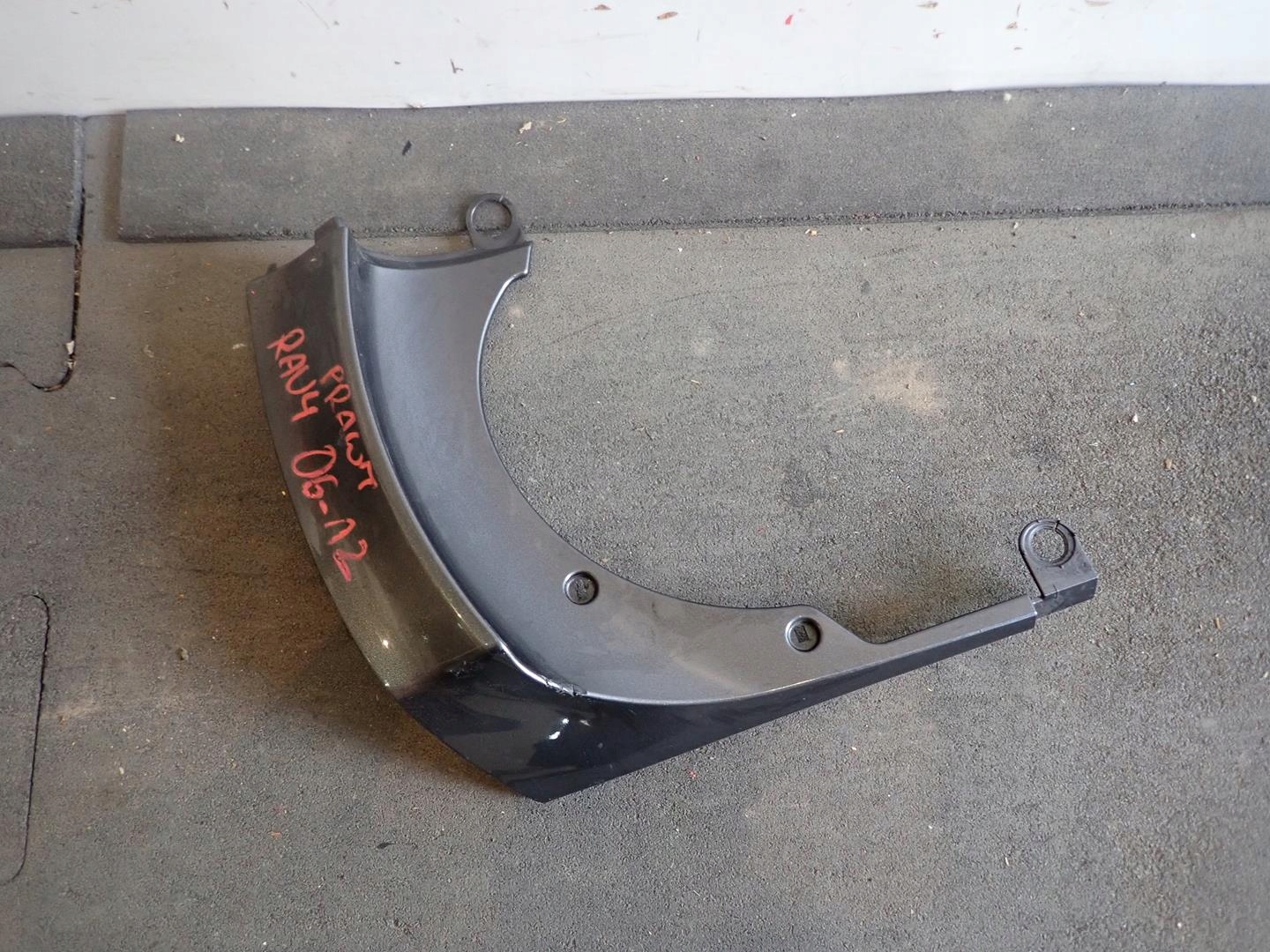 cap moulding bonnet TOYOTA RAV4 II 2006-2012