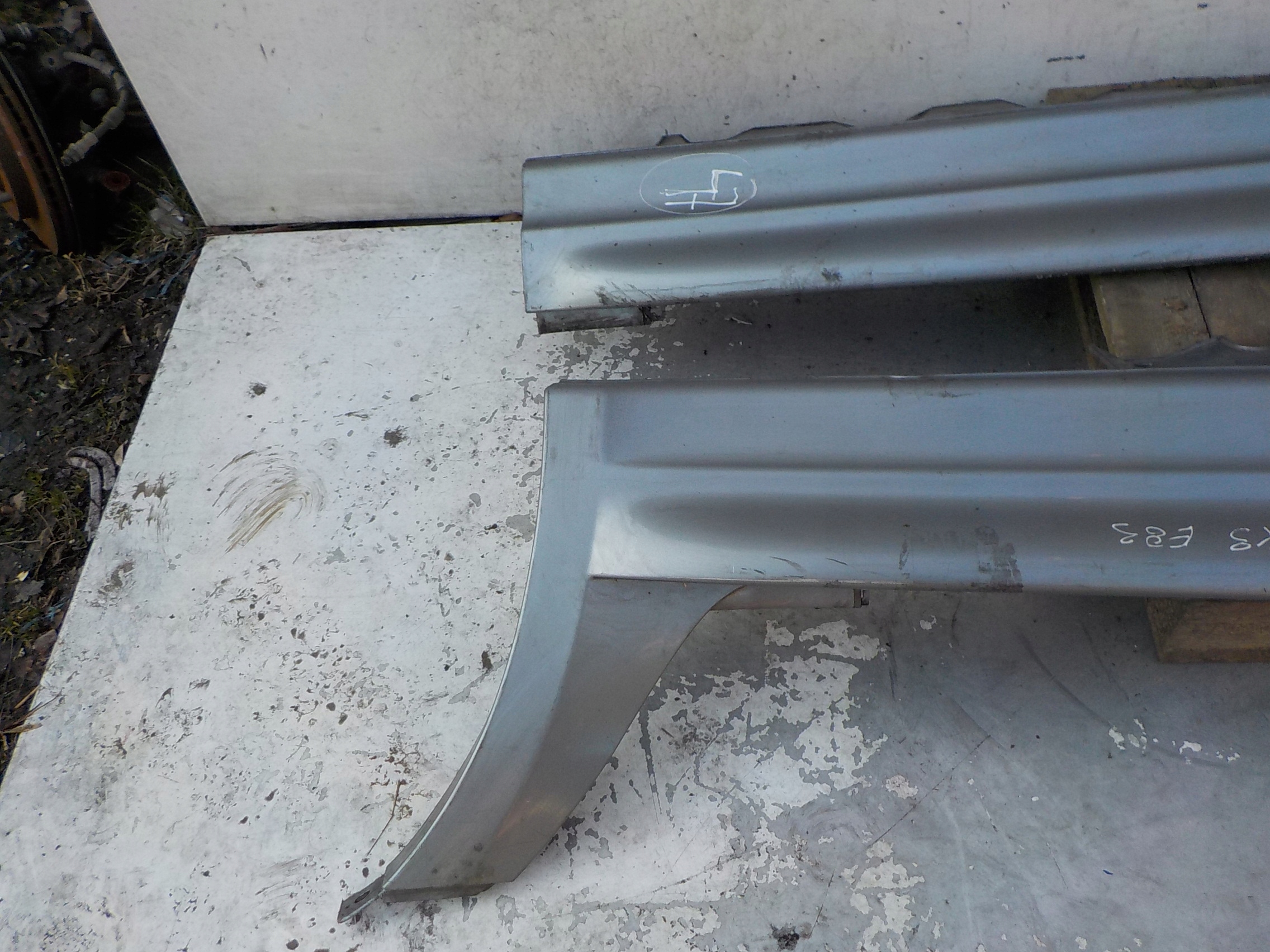 47 BMW X3 E83 mouldings caps threshold