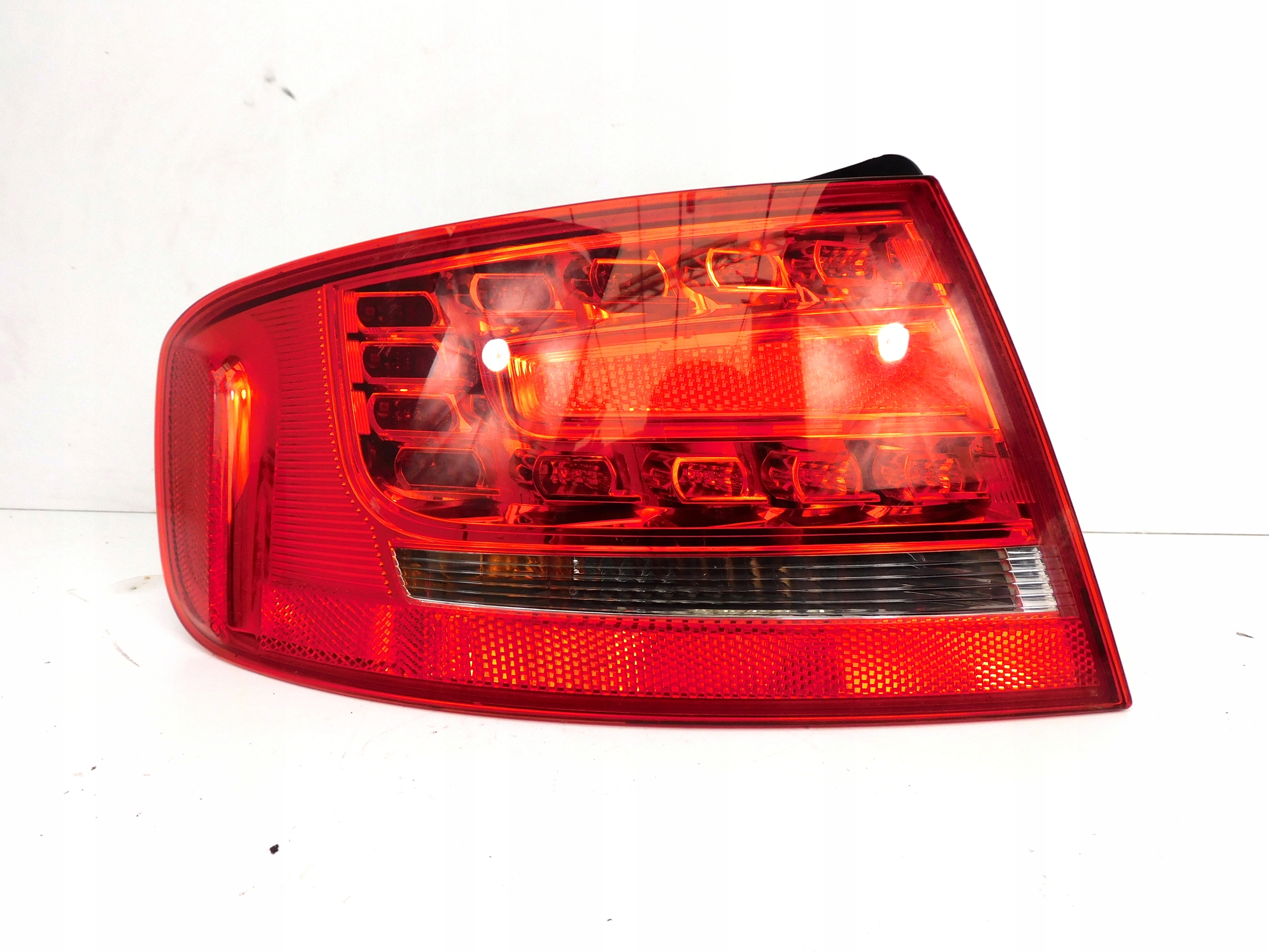 AUDI A4 B8k5 СЕДАН ФАРА ЛІВА TYLk5945095b