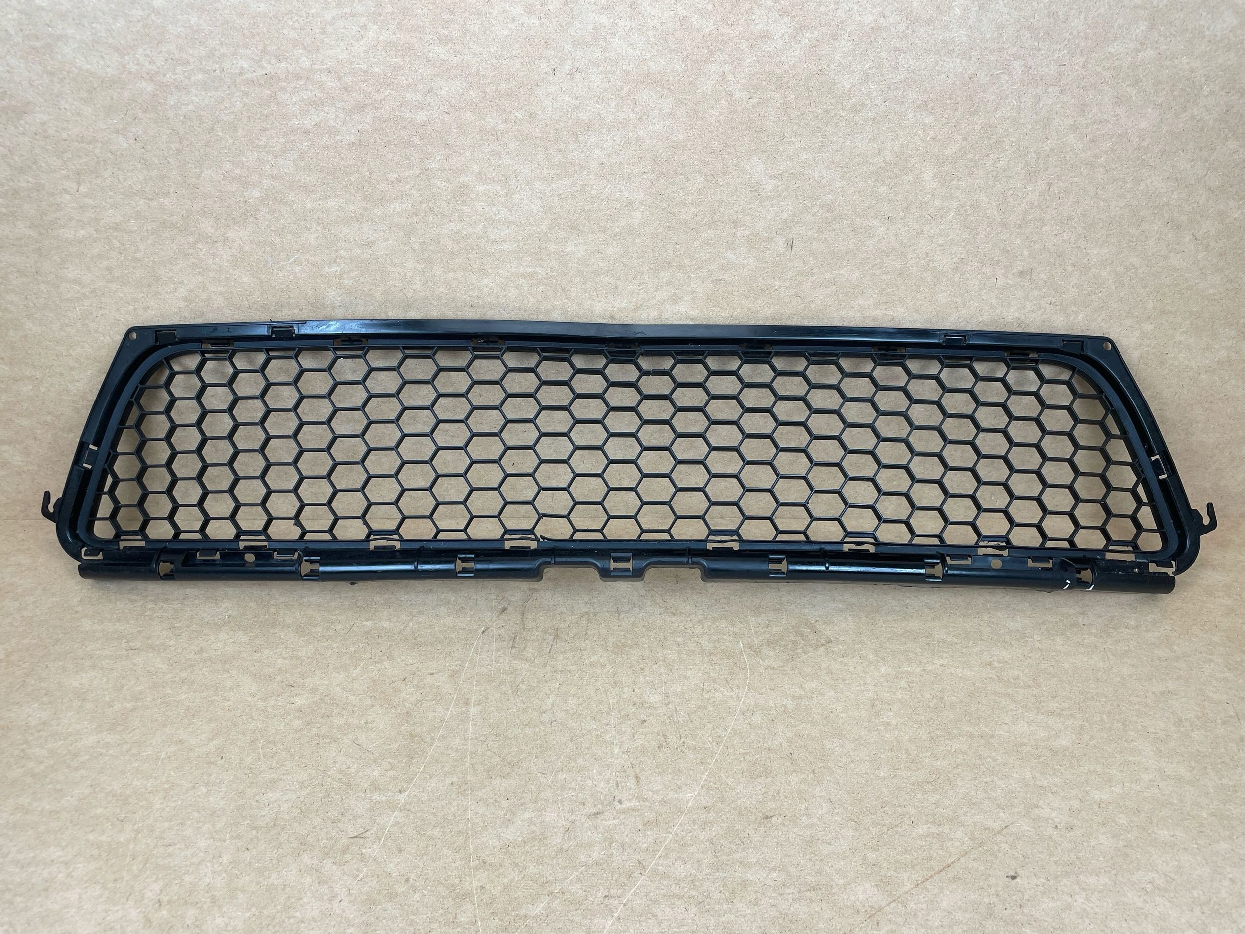 grid of a bumper front DACIA SANDERO 2008-2013 8200735103