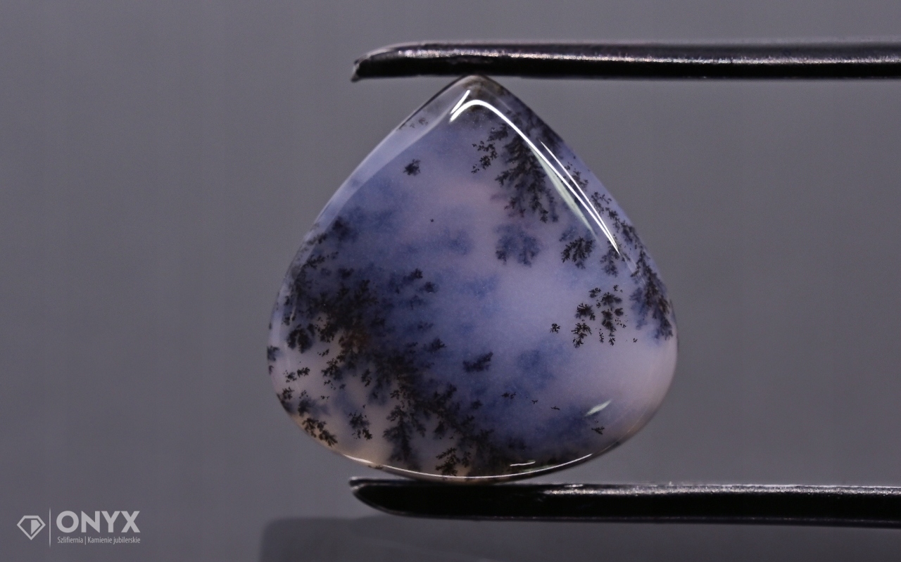 Dendritový achát z Kazachstánu mělký slzný 14,5x14