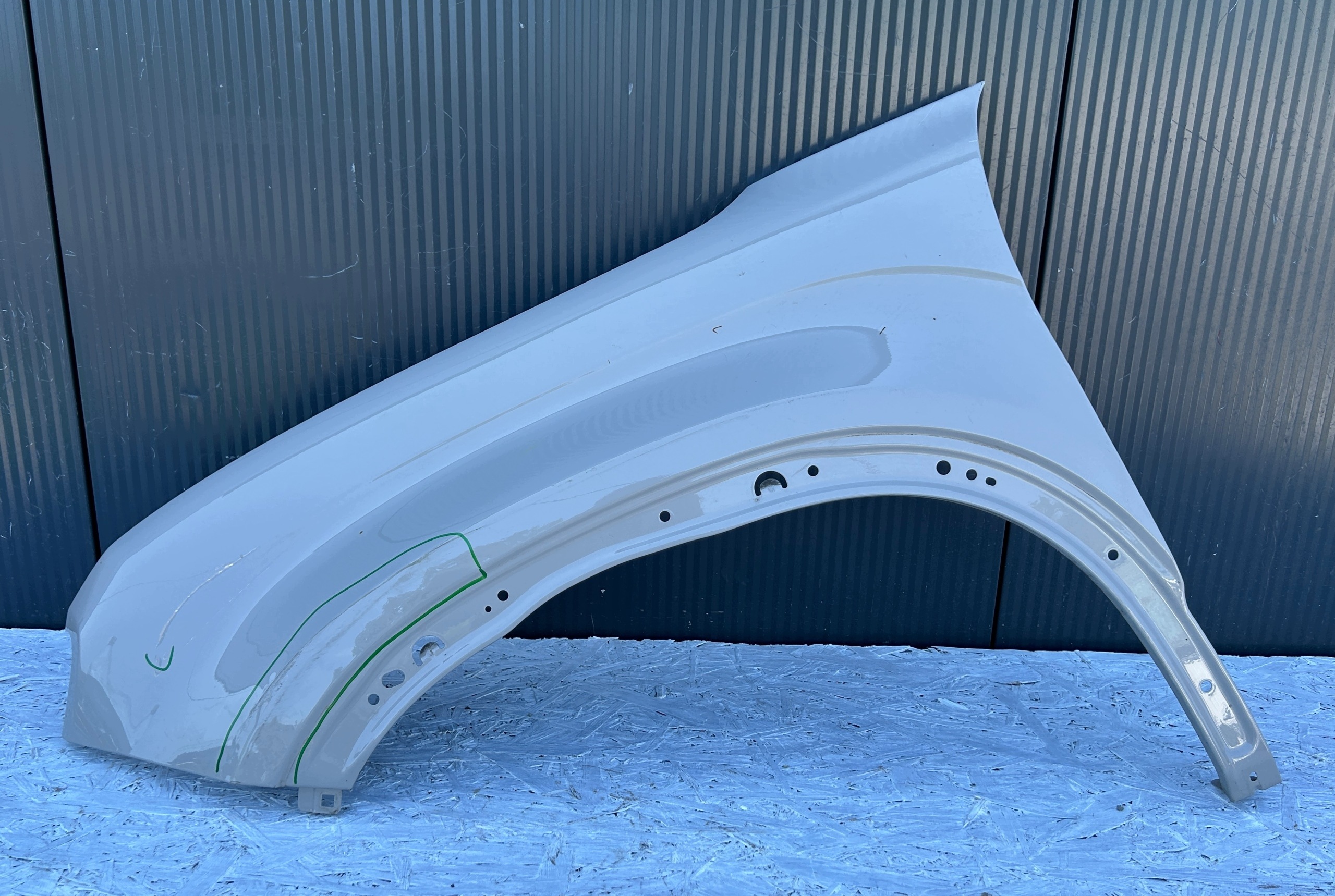 fender left front front JEEP AVENGER 23