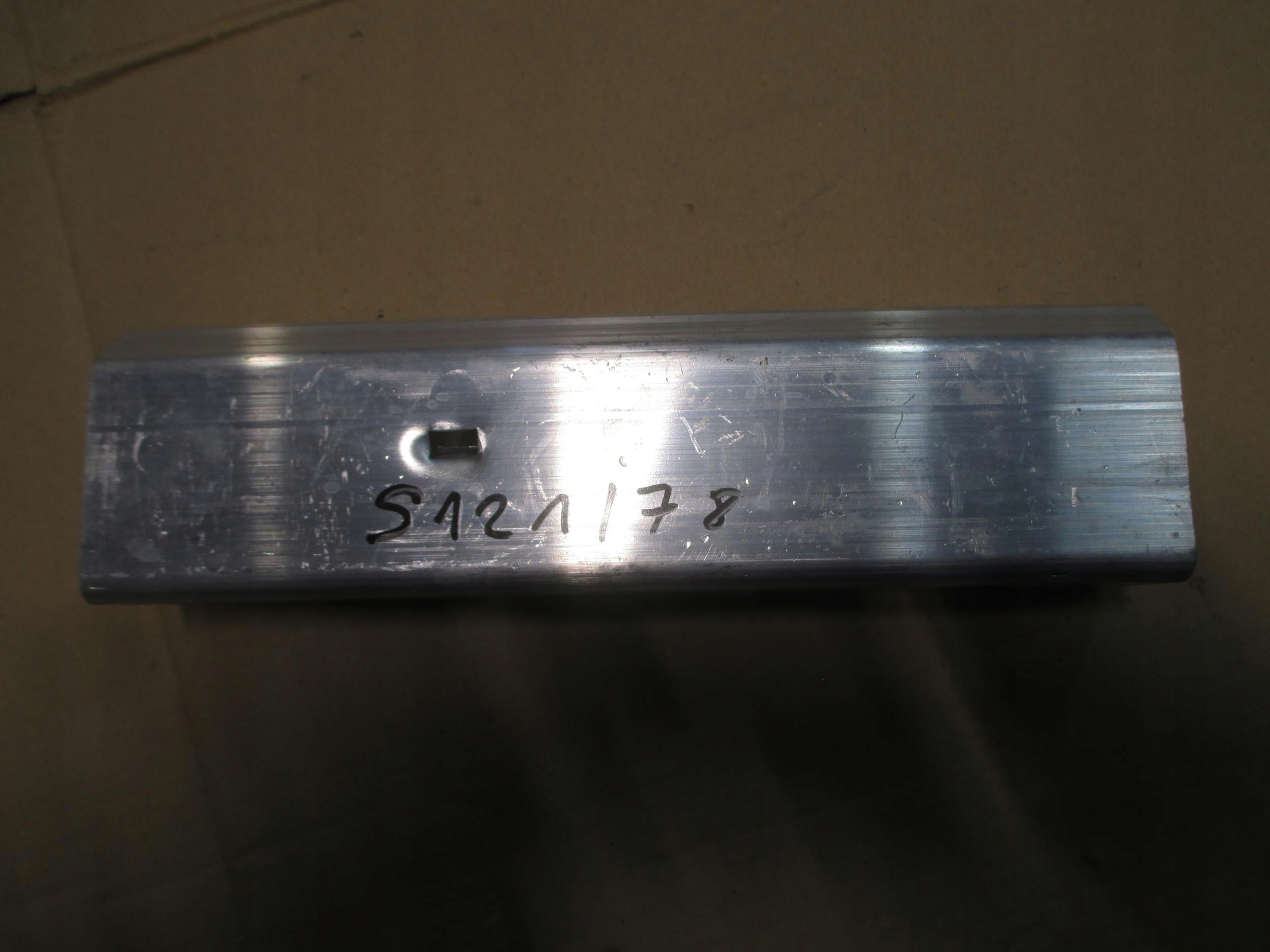 AUDI A4 B6 STREFA ZGNIOTU PRAWY TYŁ 8E0807332B