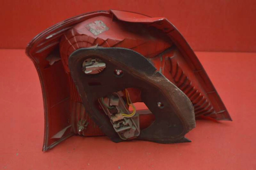 light right rear part rear TOYOTA YARIS 2 II 5D 05-09