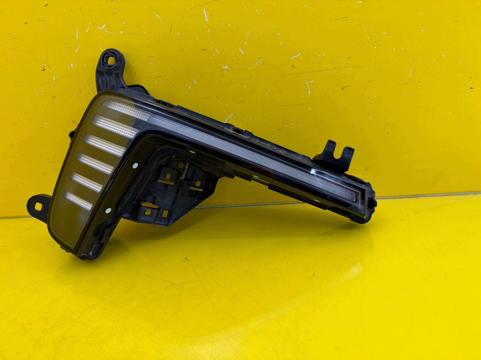 light right Audi Q7 4M0 E-Tron Led DRL