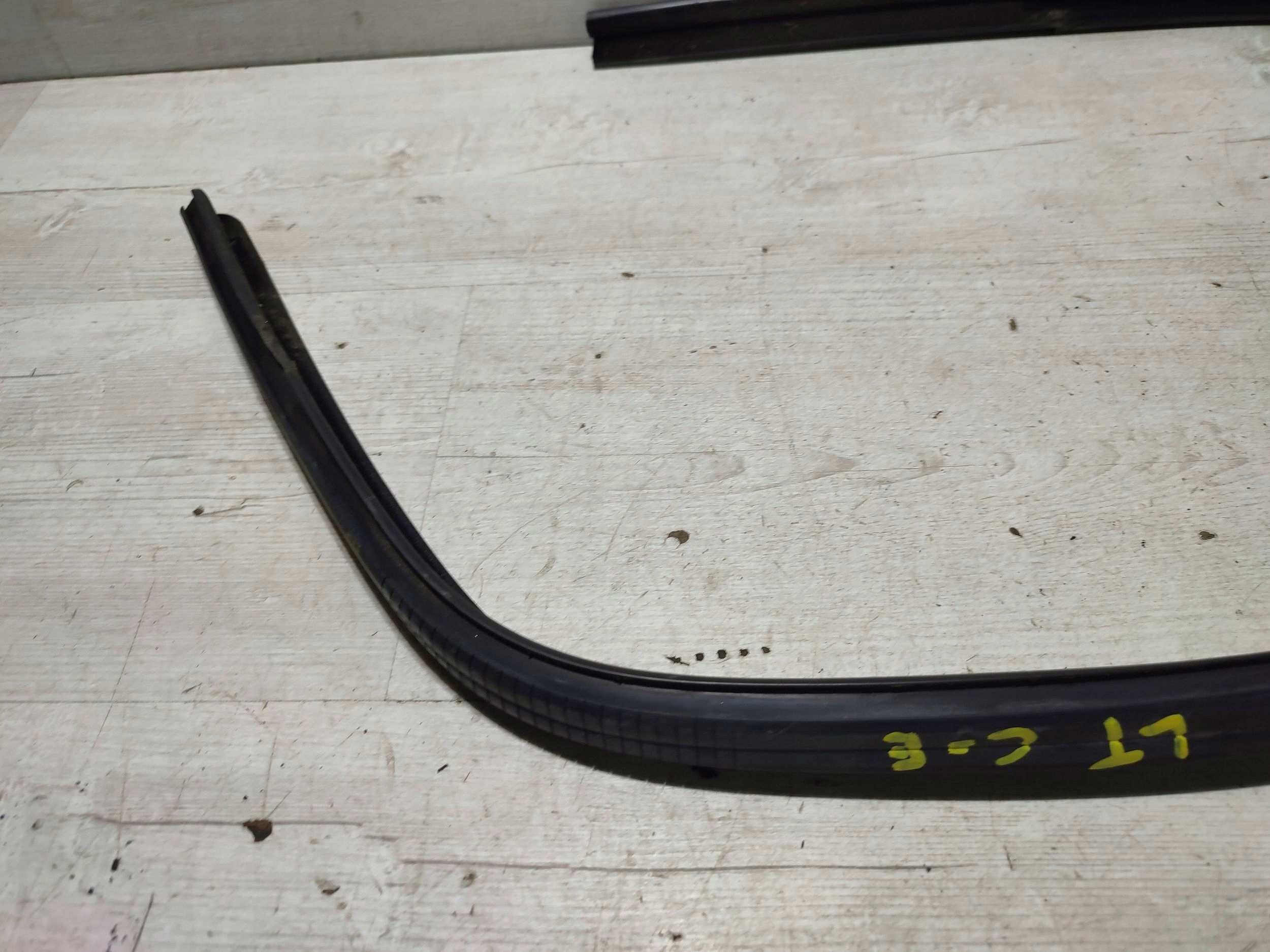Opel Corsa E 2018 rear part side left gasket windows door