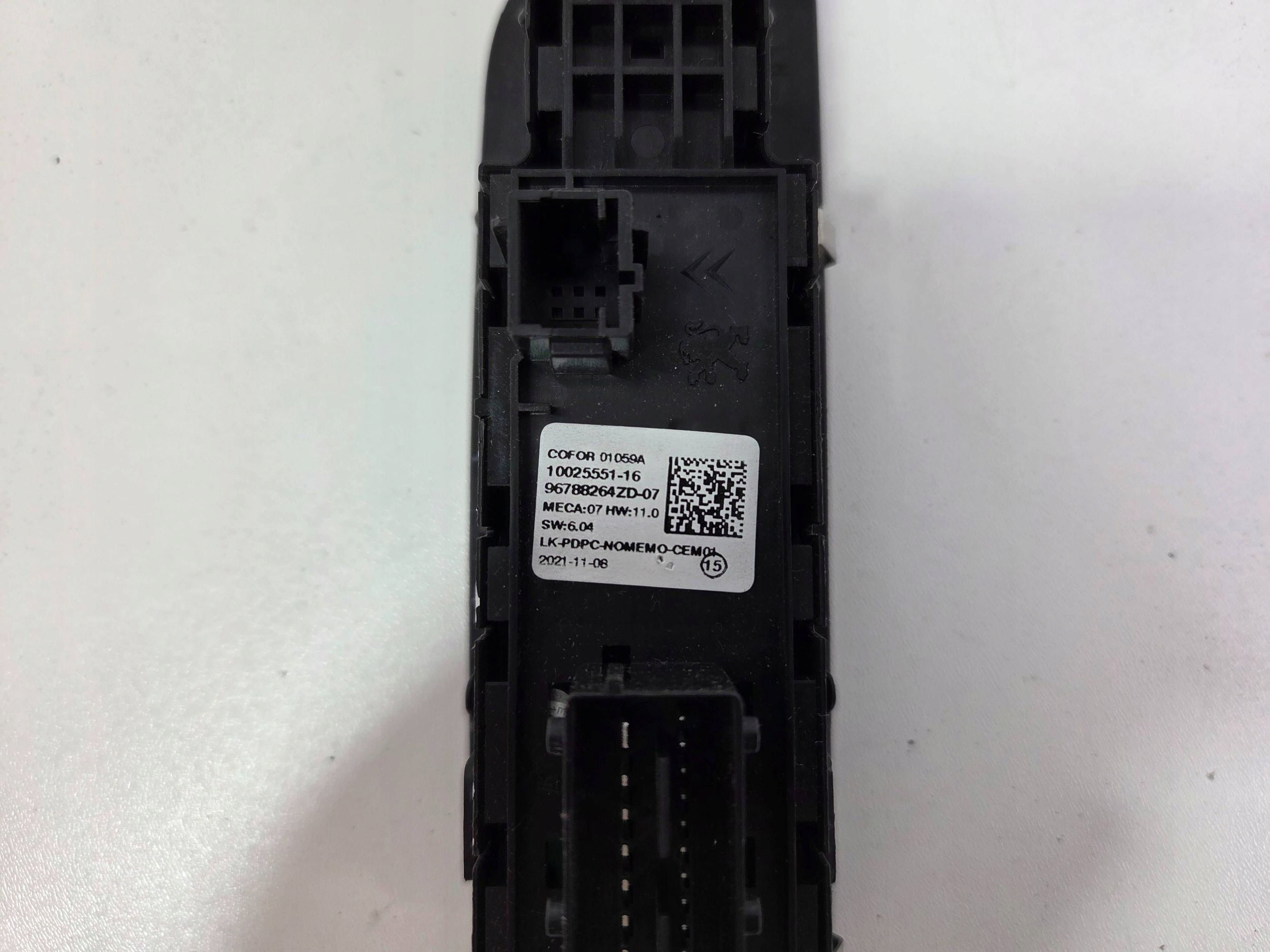 Opel Mokka B window control switch 10025551-16 (PS287)