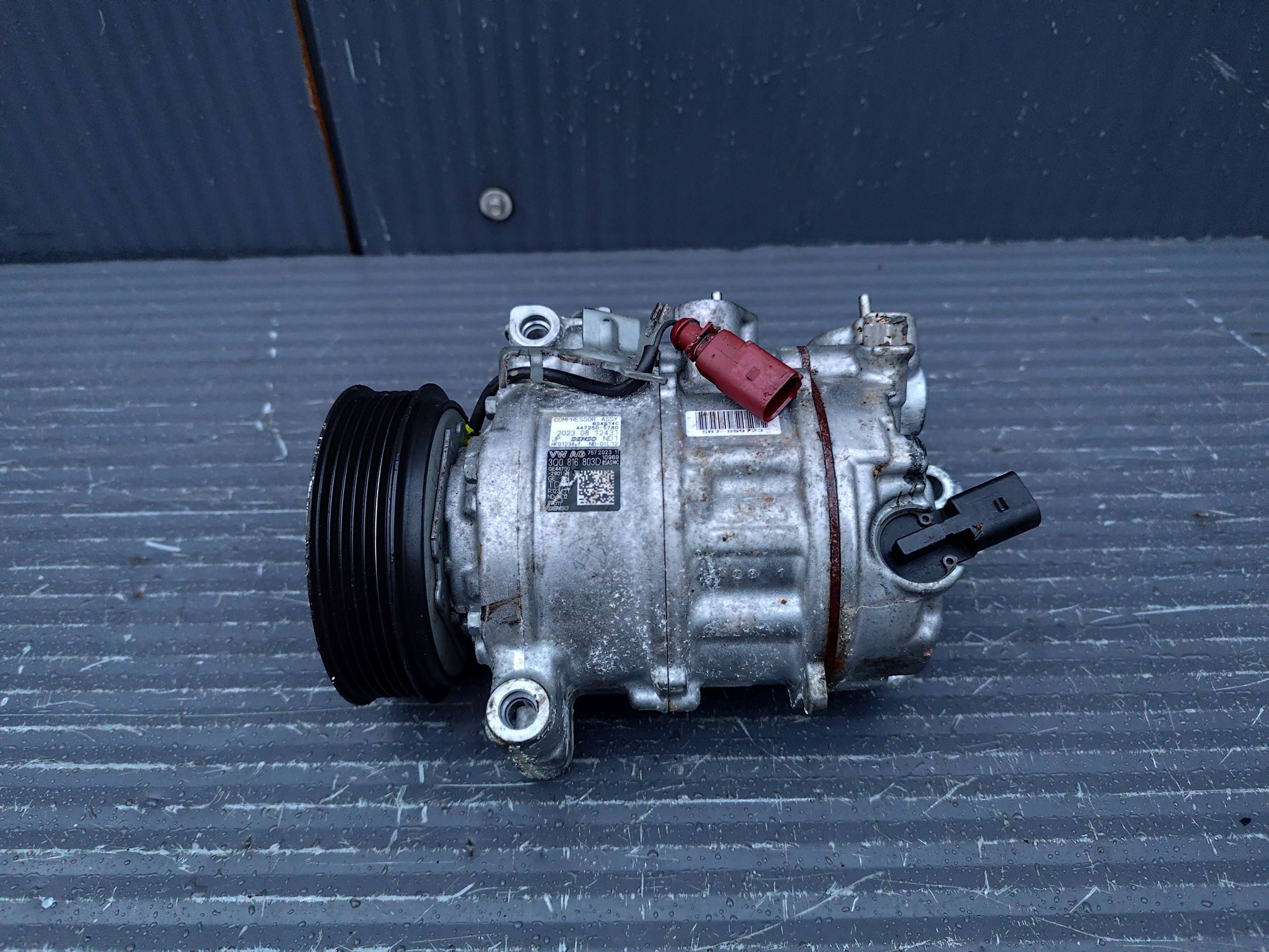 AUDI Q3 II 83A compressor; compressor of the air conditioning 3Q0816803D