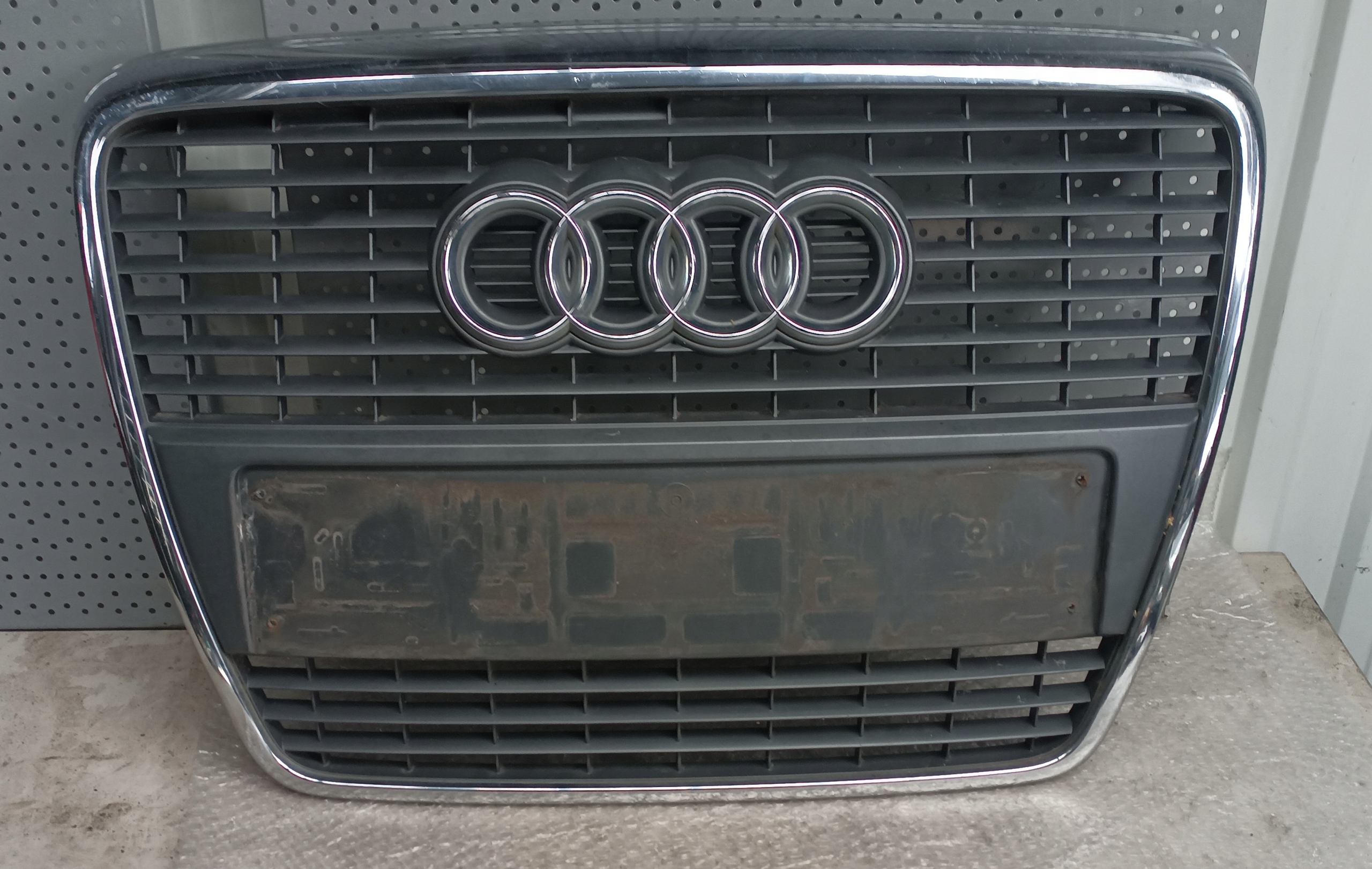 Audi A6 Kühlergrill FRONTGRILL Kühlergitter 4F0853651SA - Thumbnail 1