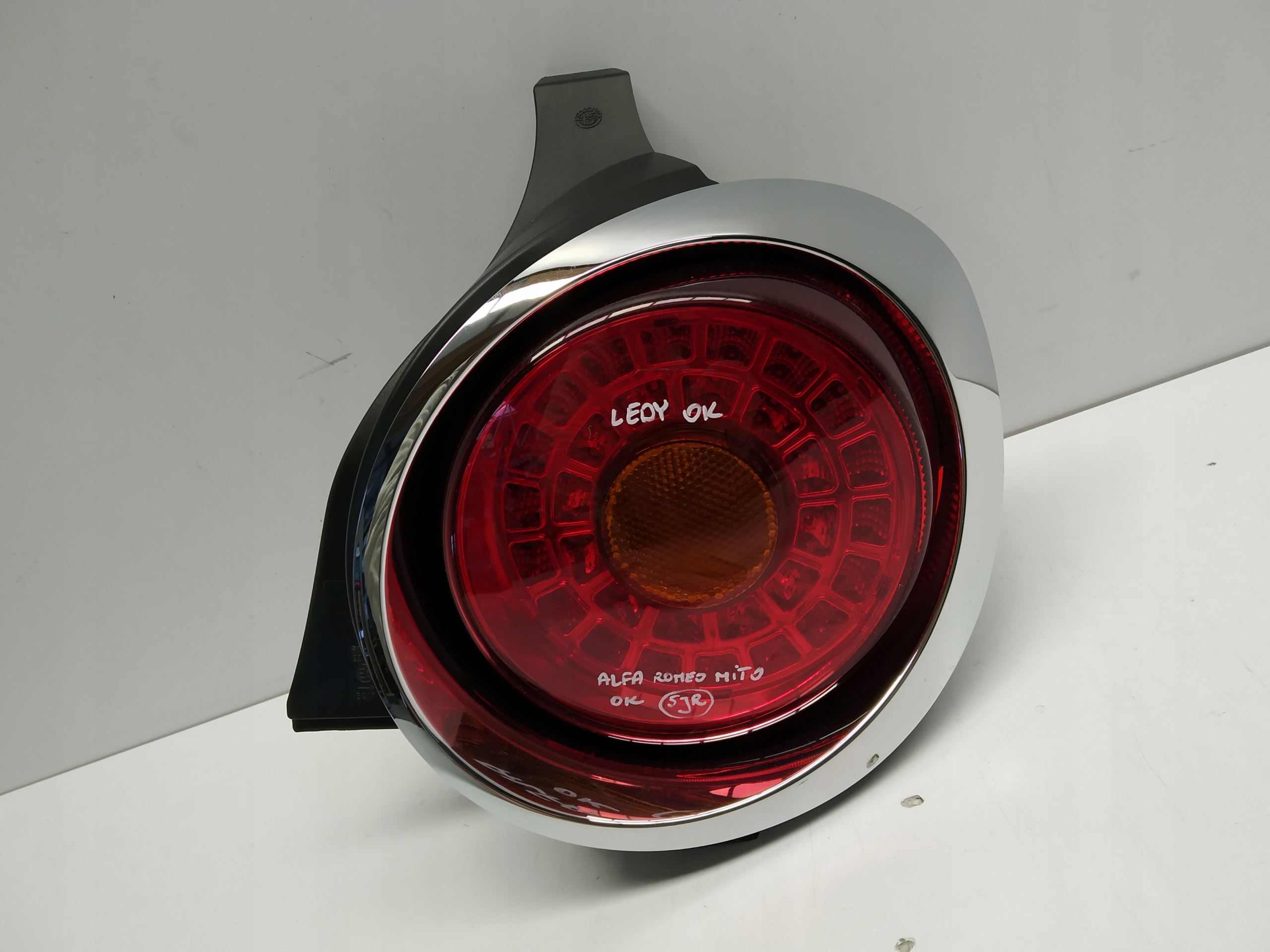 Alfa Romeo Mito light rear part right LED frame chrom originál OM LEDOWA