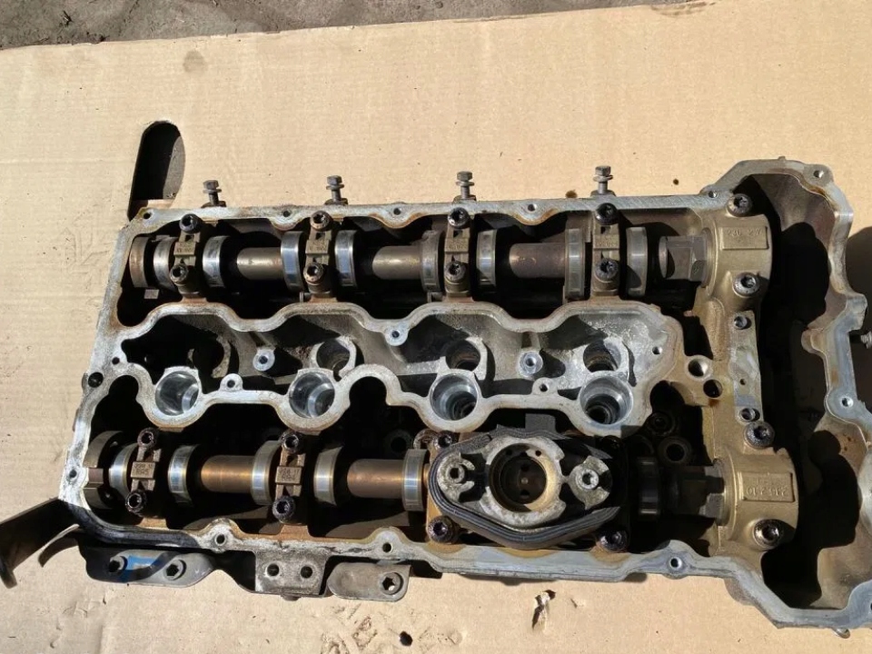 BMW F01 F10 N63B44A GŁOWICA WAŁKI KOMPLETNA LEWA