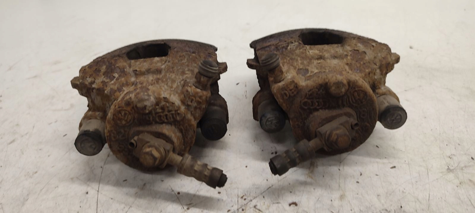 caliper front front right left Audi A1 1,2 TSI