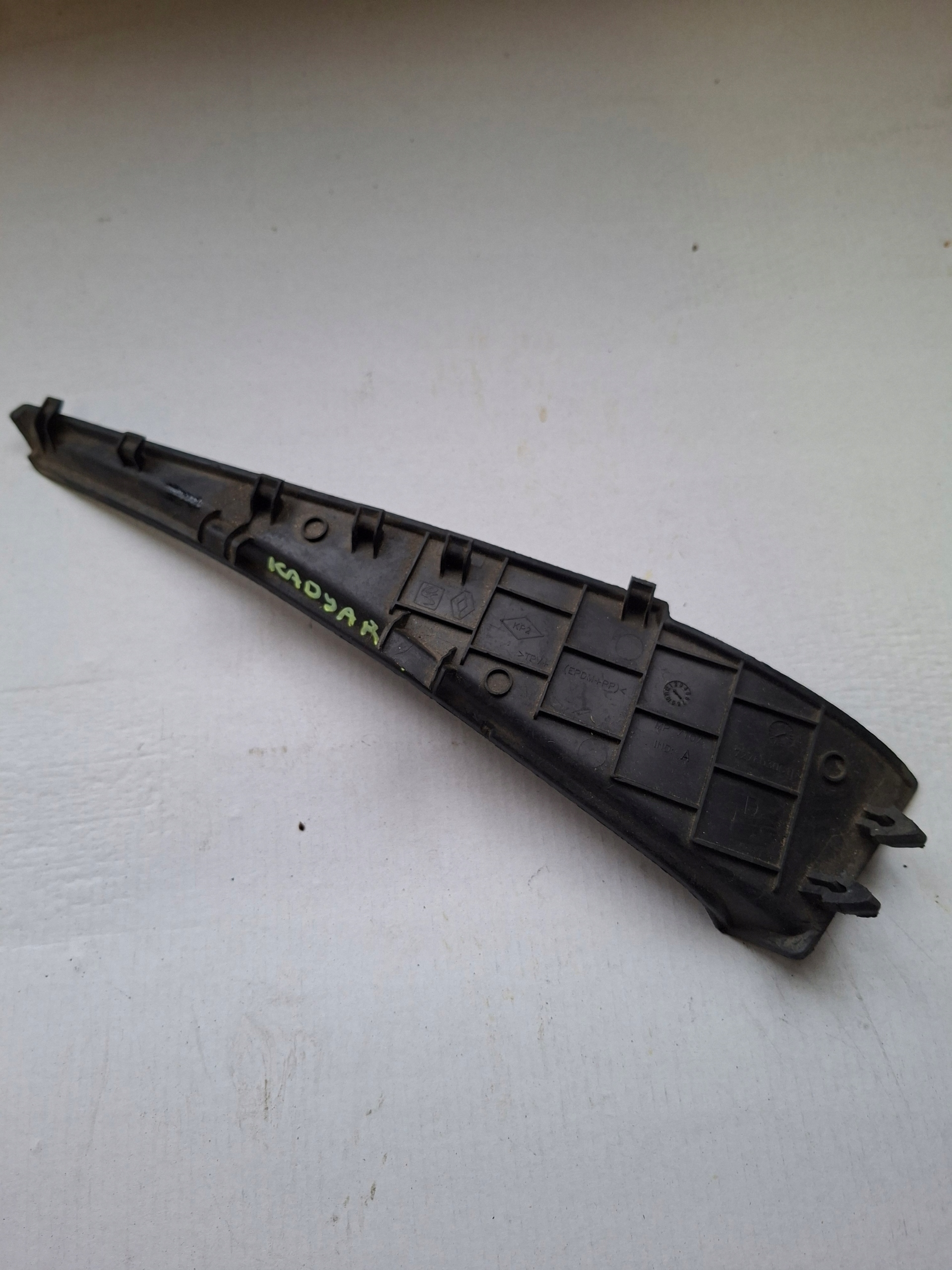 cover spoiler corner under the window right RENAULT KADJAR 727603061R