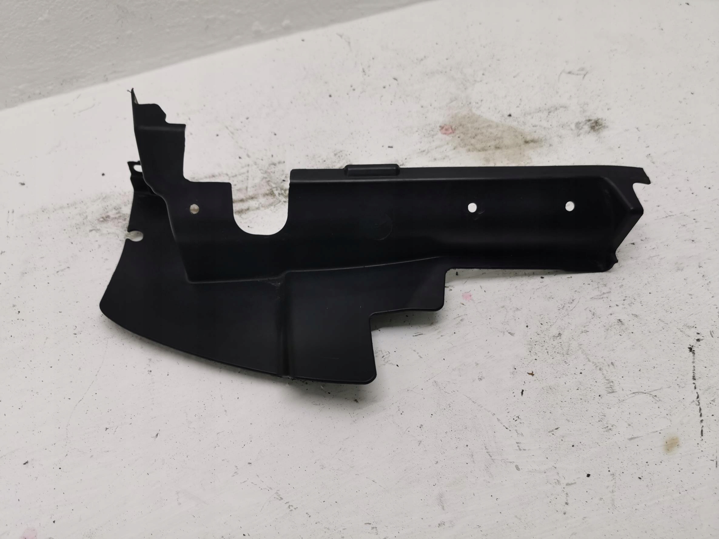 cover radiator right CHRYSLER 300C 04806236AF