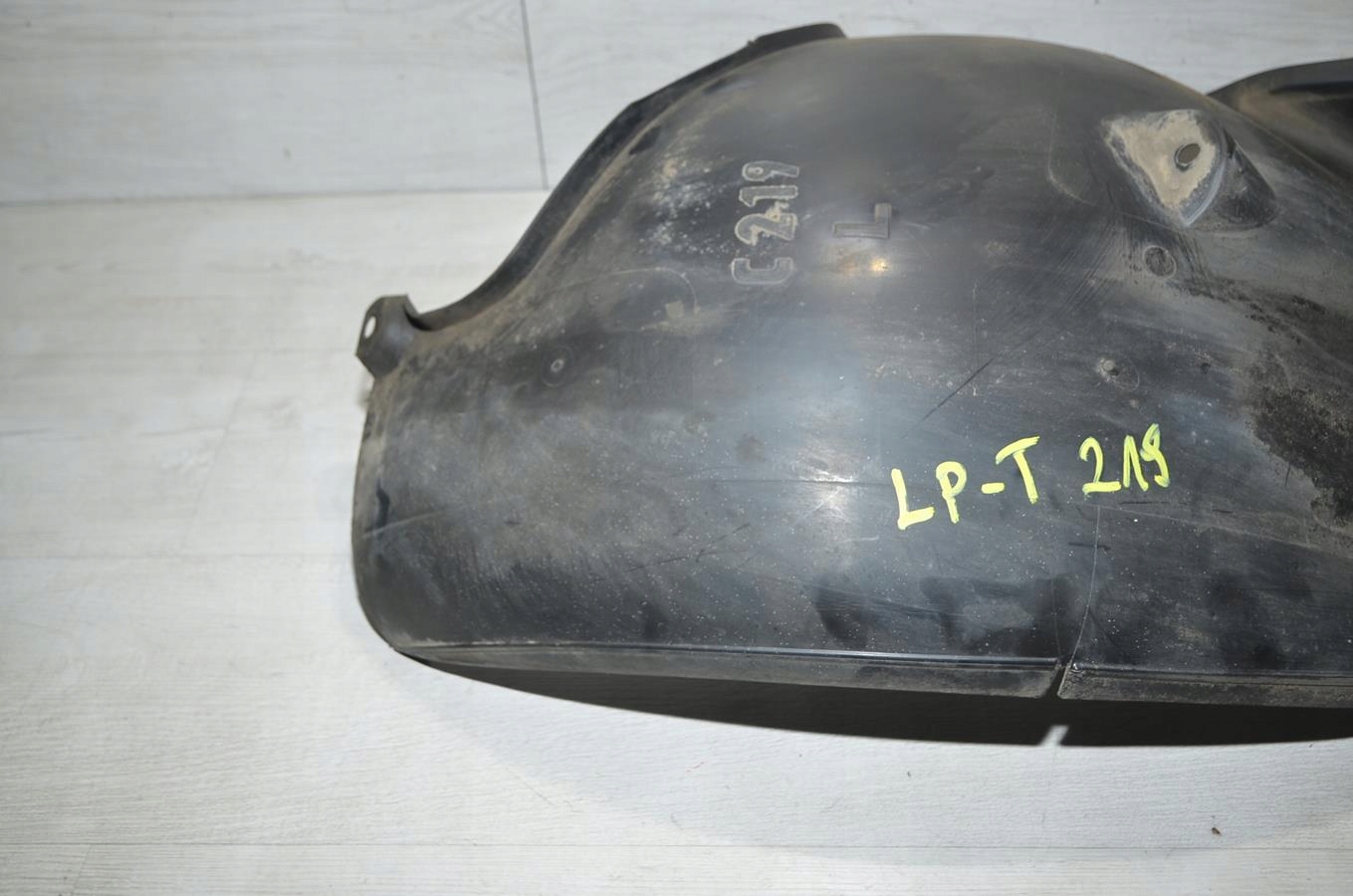 mudguard left front cz. rear part Mercedes CLS w219