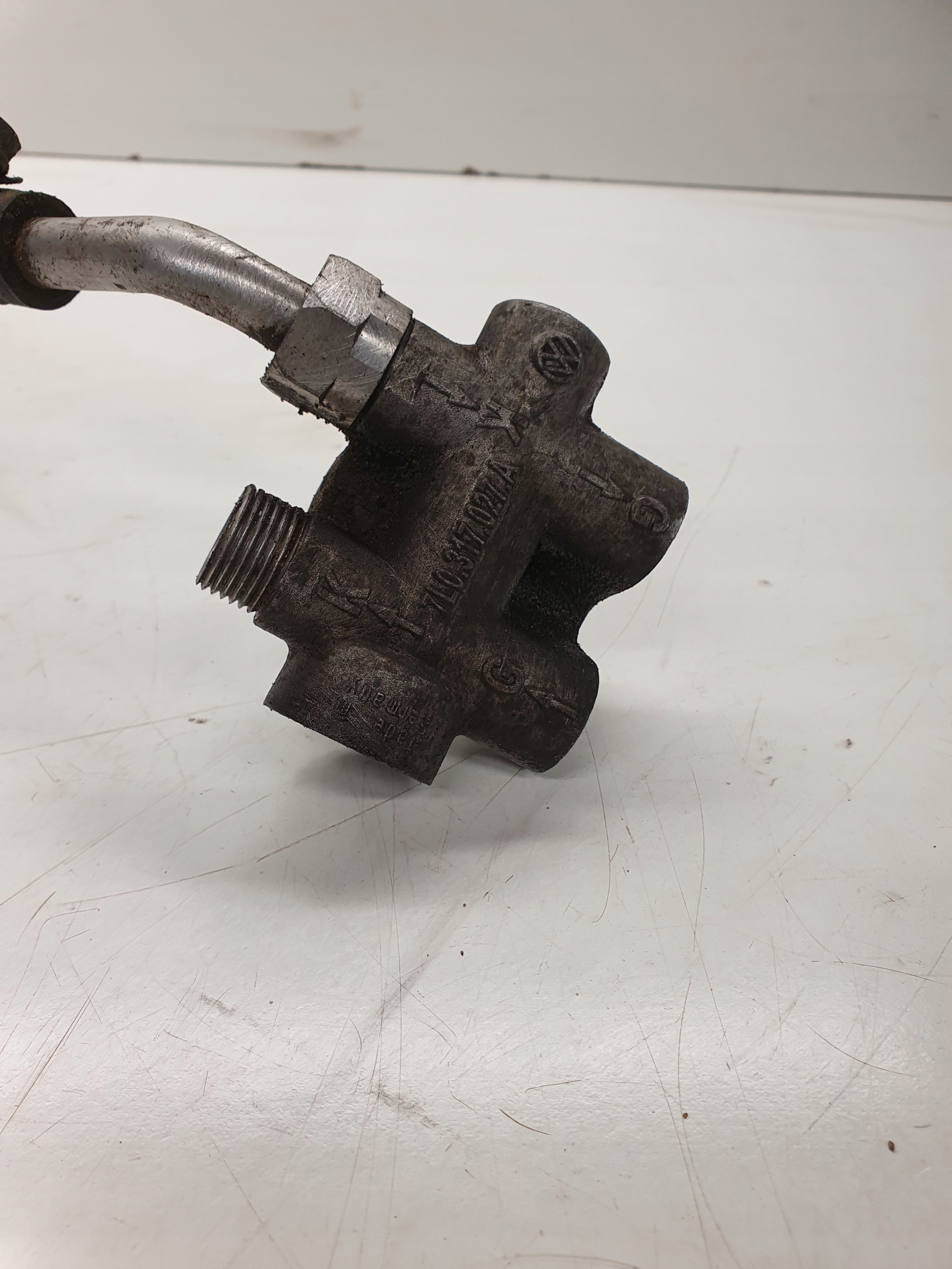 REGULATOR TEMPERATURY OLEJU AUDI Q7 LIF 7L0317027A