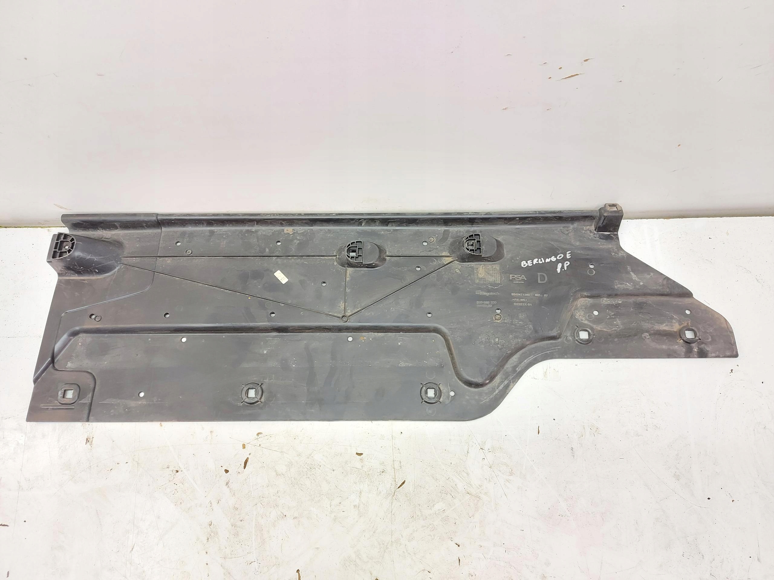 Citroen E-Berlingo IV cover chassis right 9842471380