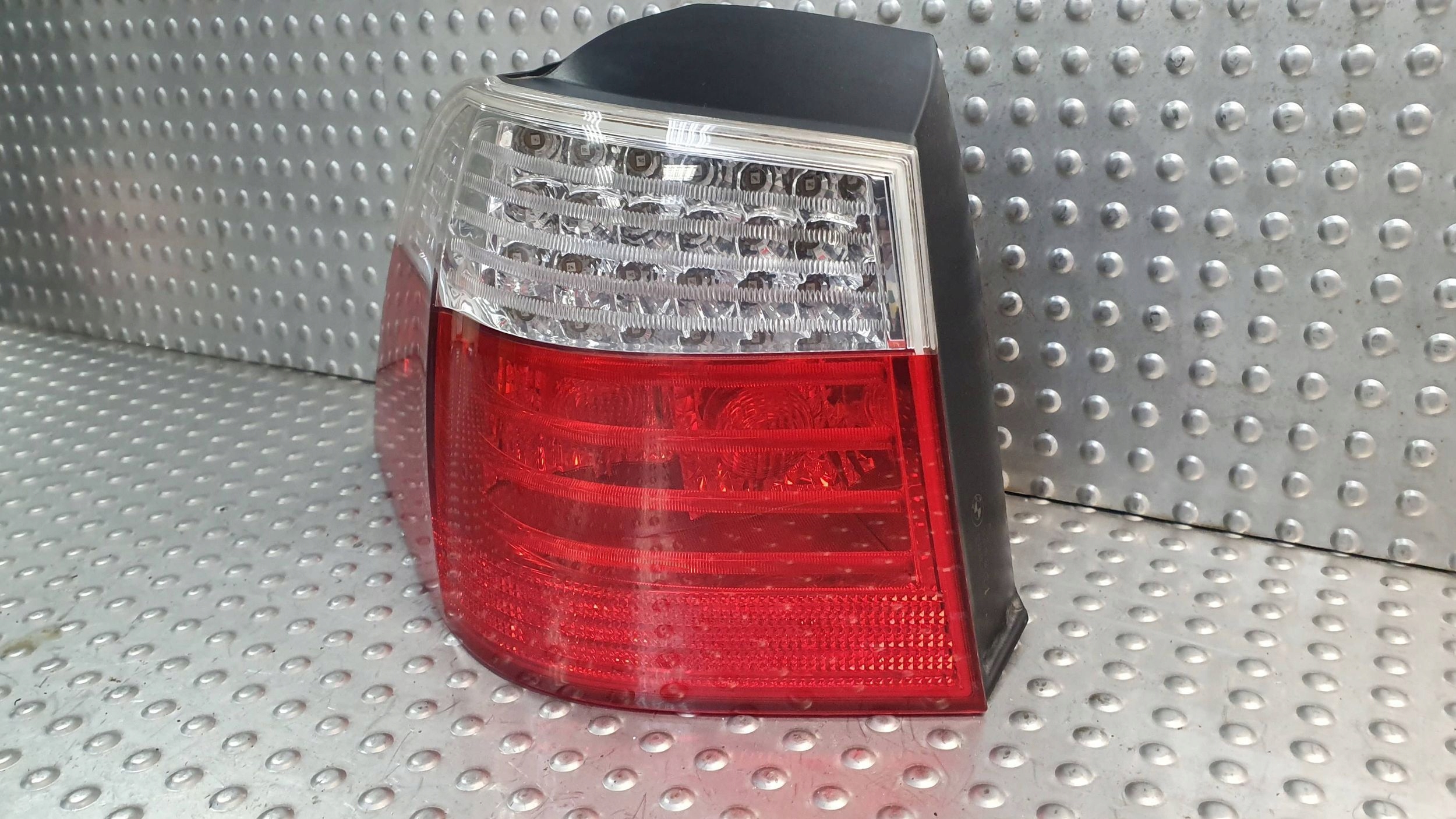 LAMPA TYŁ LEWA BMW E61 LIFT LED 7177693 07- Strona zabudowy lewa