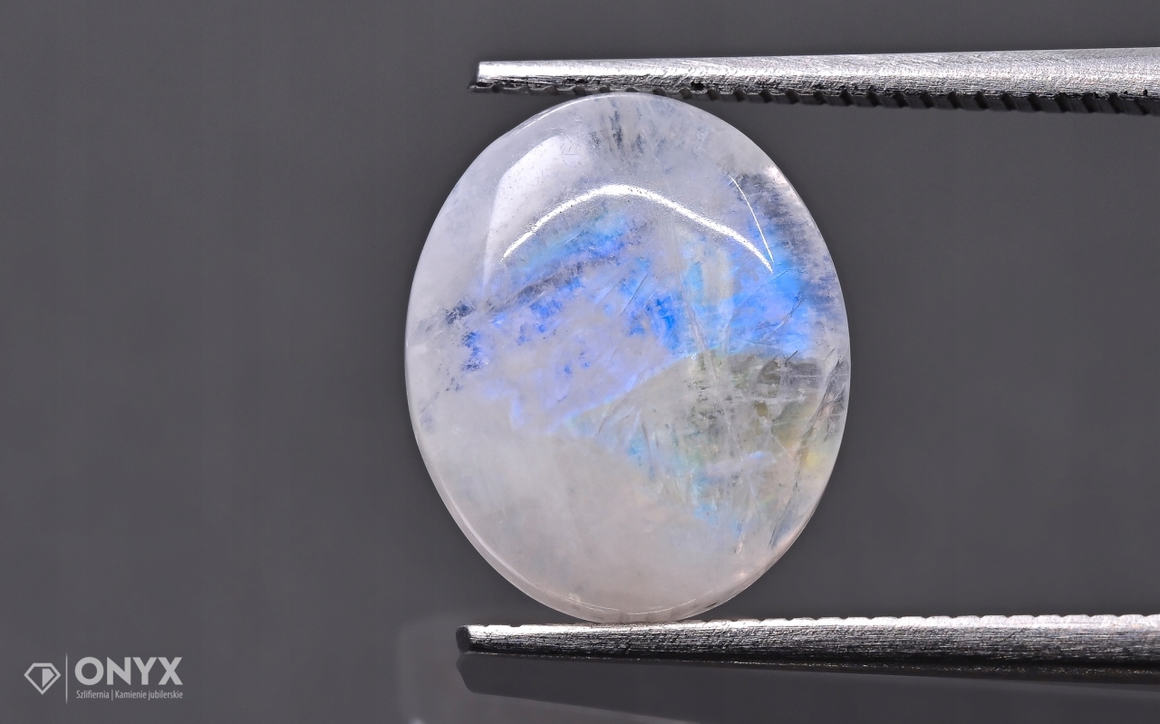 Měsíční kámen konvexní mělký ovál 12x10 mm