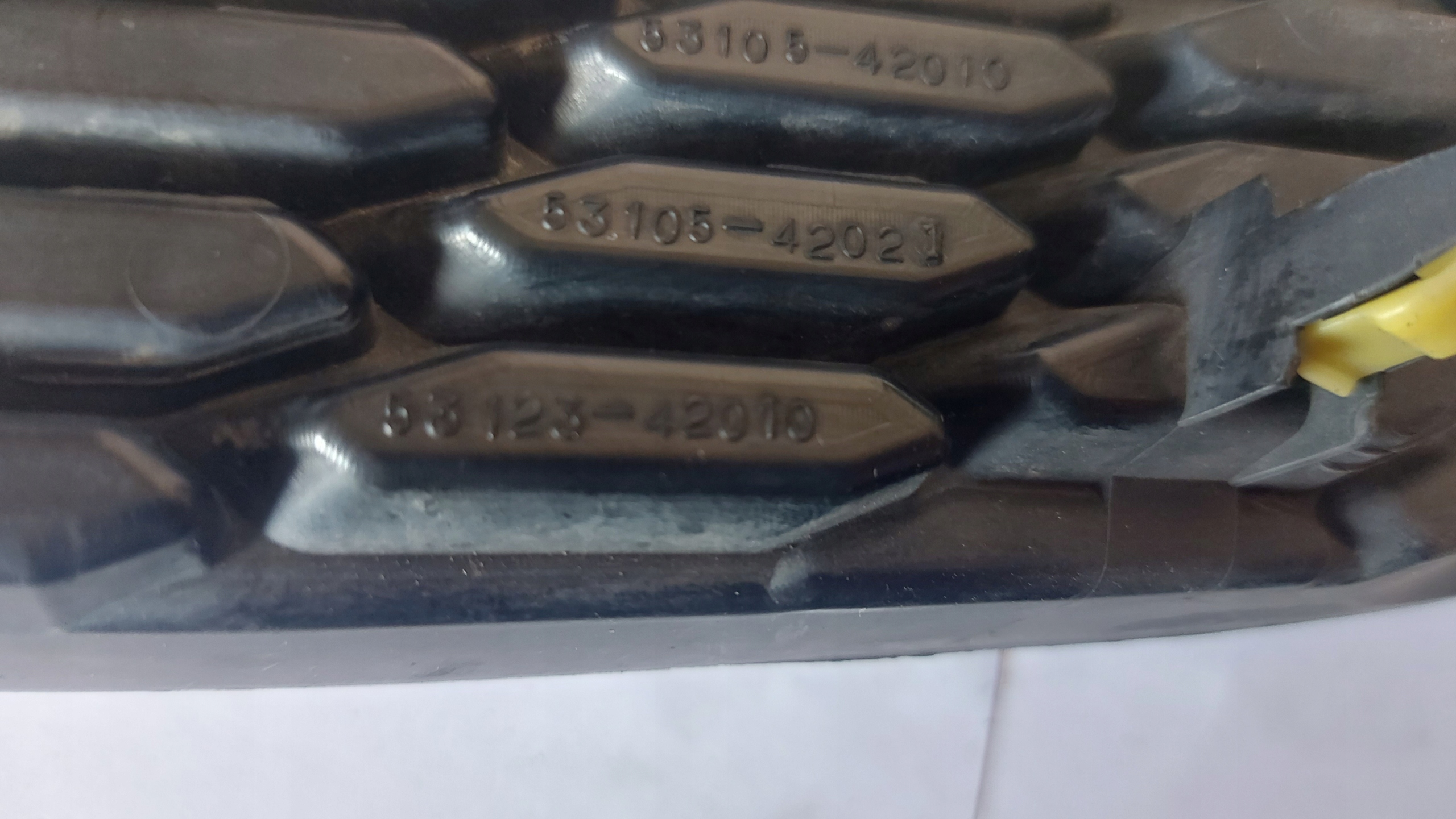 grid of a bumper right front TOYOTA RAV4 IV 12-15