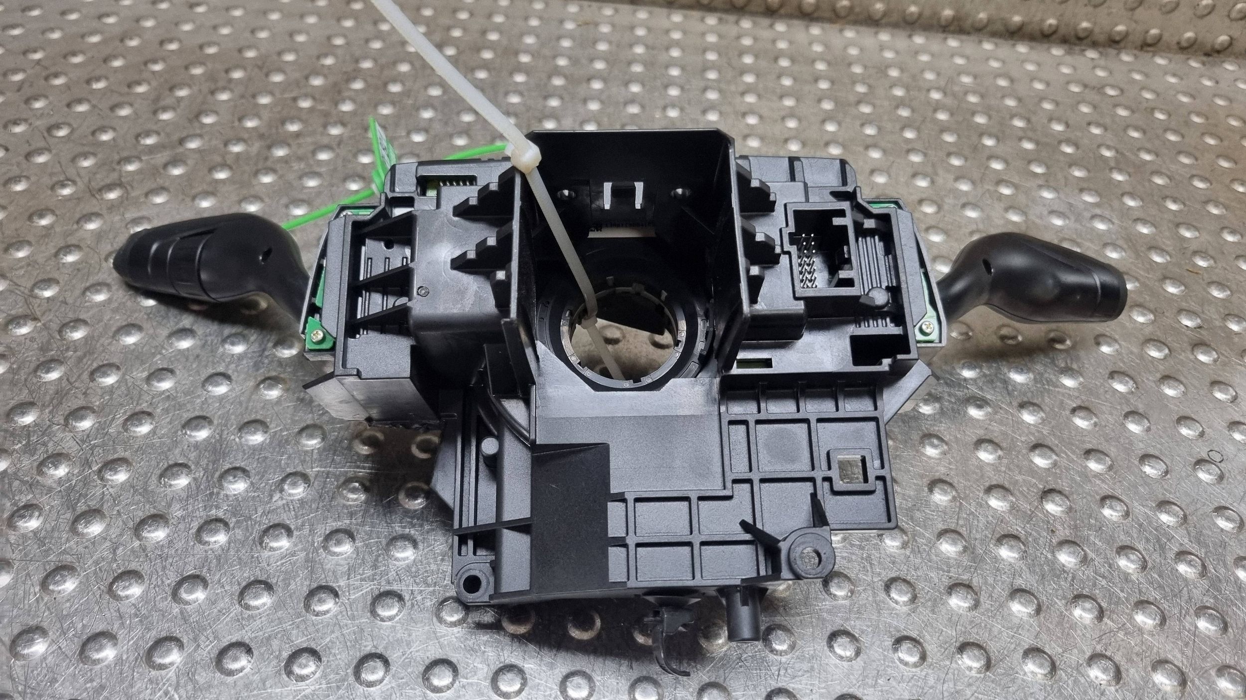 commodo commande levier commodo sous volant anneau BV6T-13N064-AH FORD C-MAX MK2 FOCUS MK3