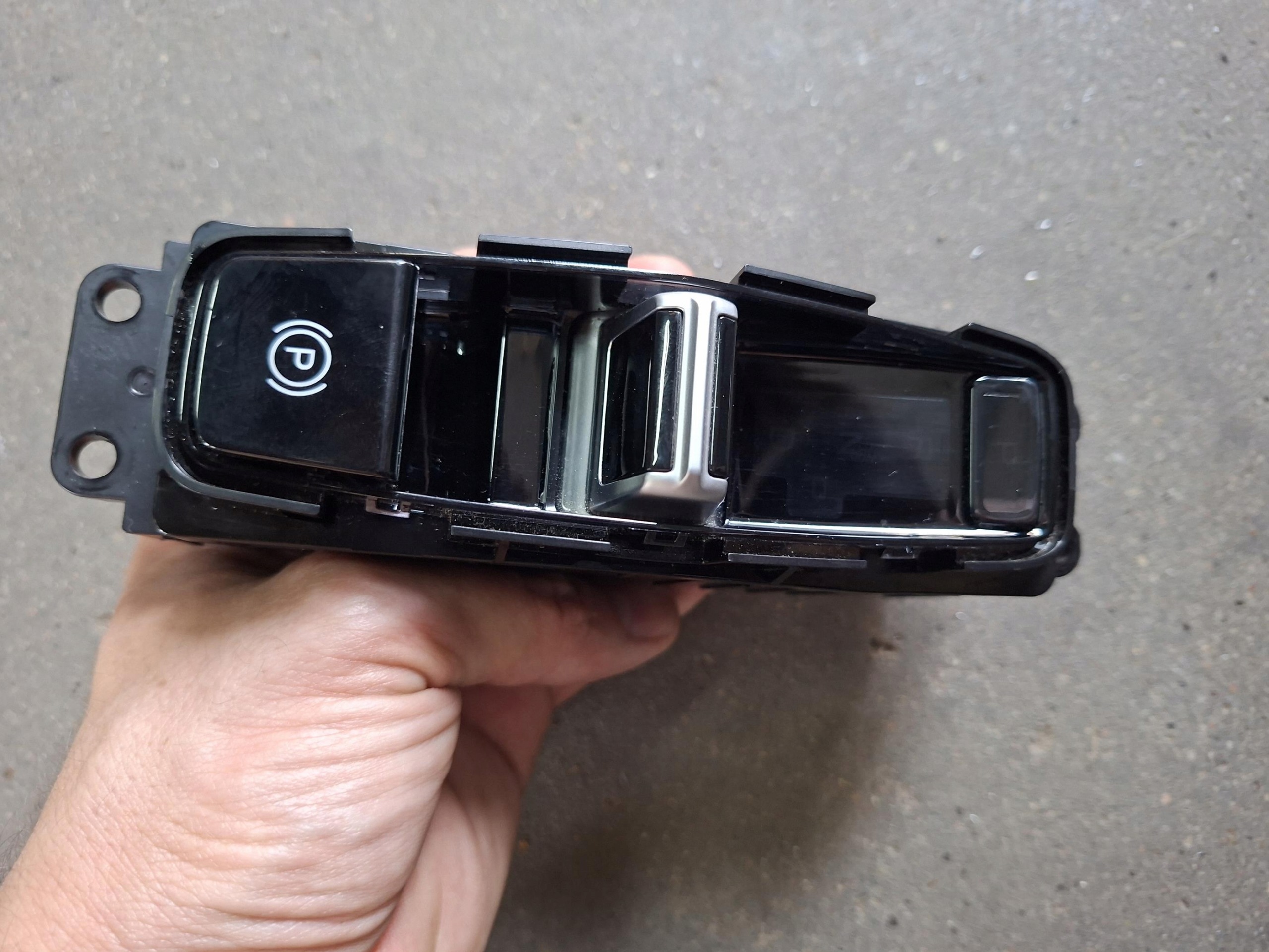 control panel switch brake electric SSANGYONG KGM TORRES EVX