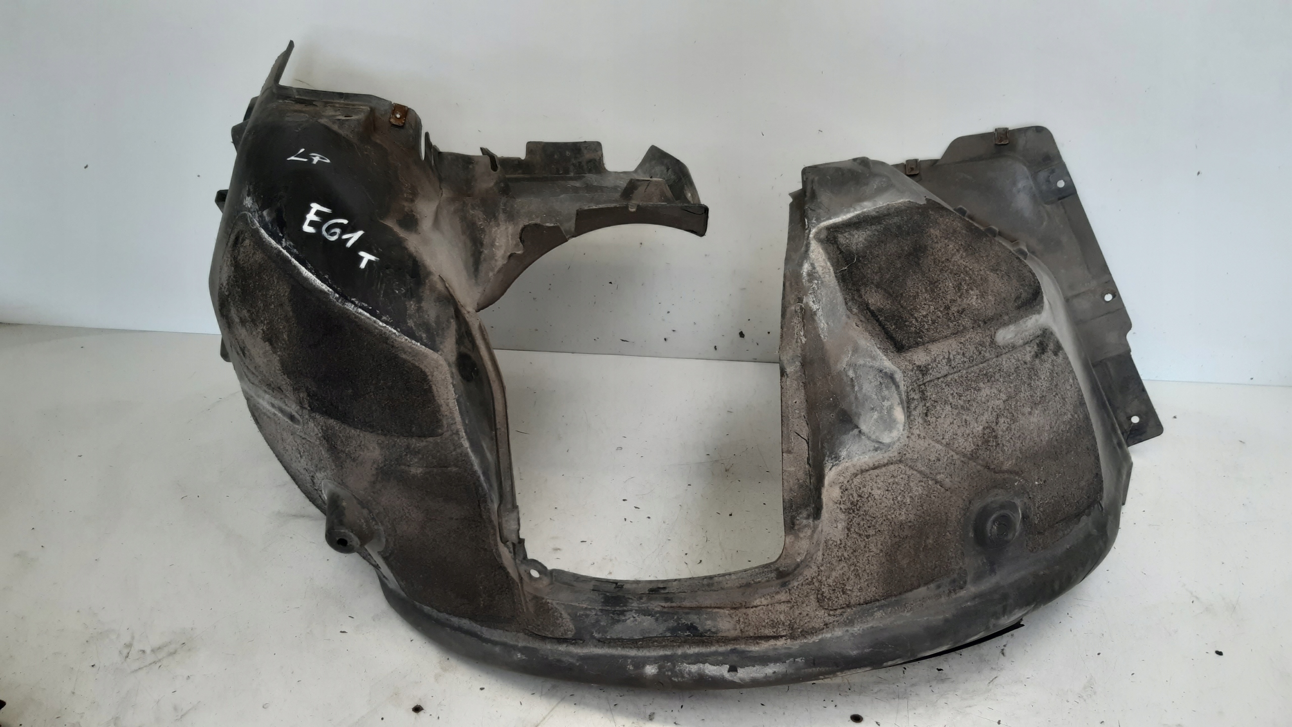 podblatník levý předek 7033749 BMW E61 525i