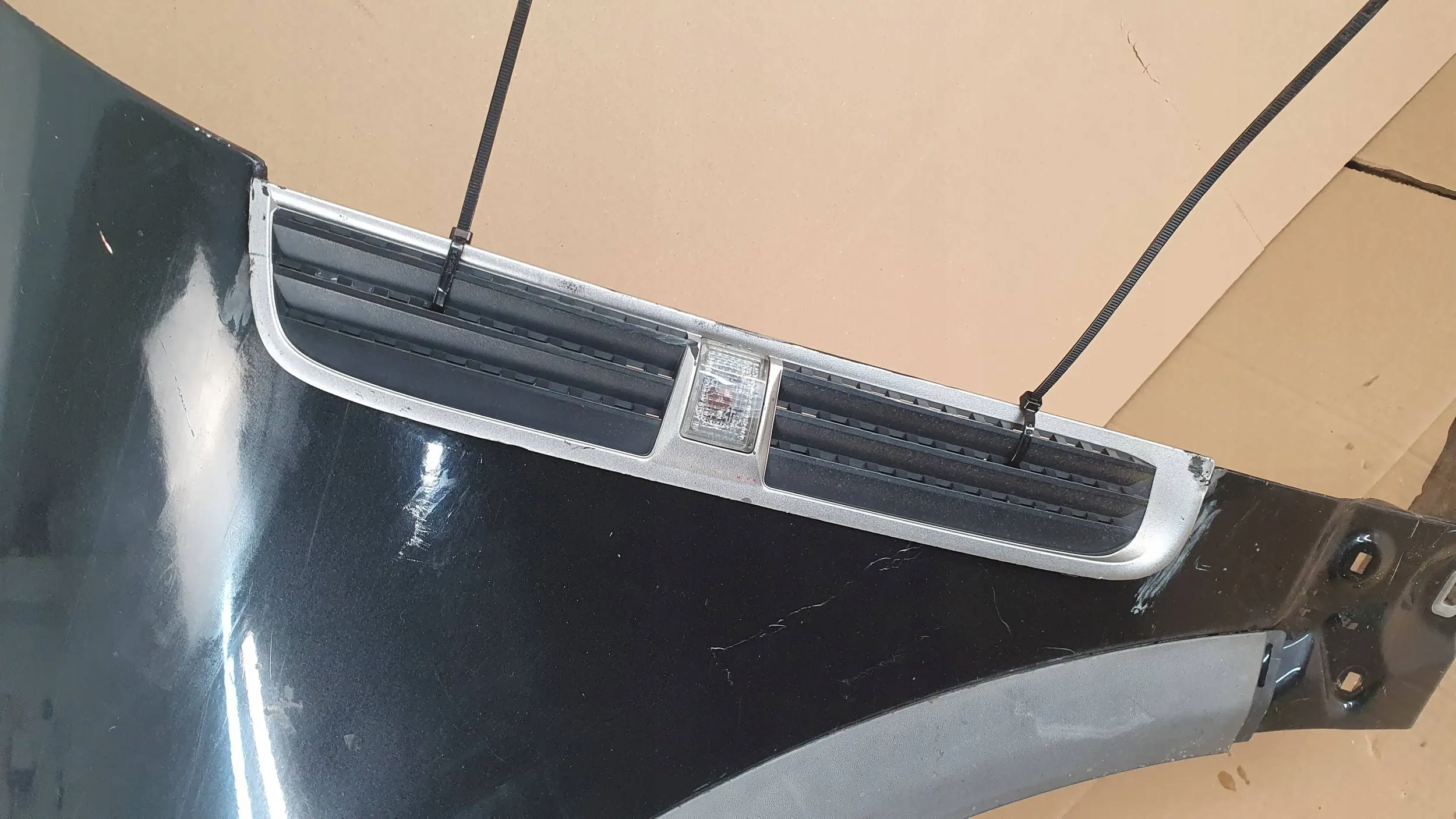 Opel Antara lift 10- left fender front front $