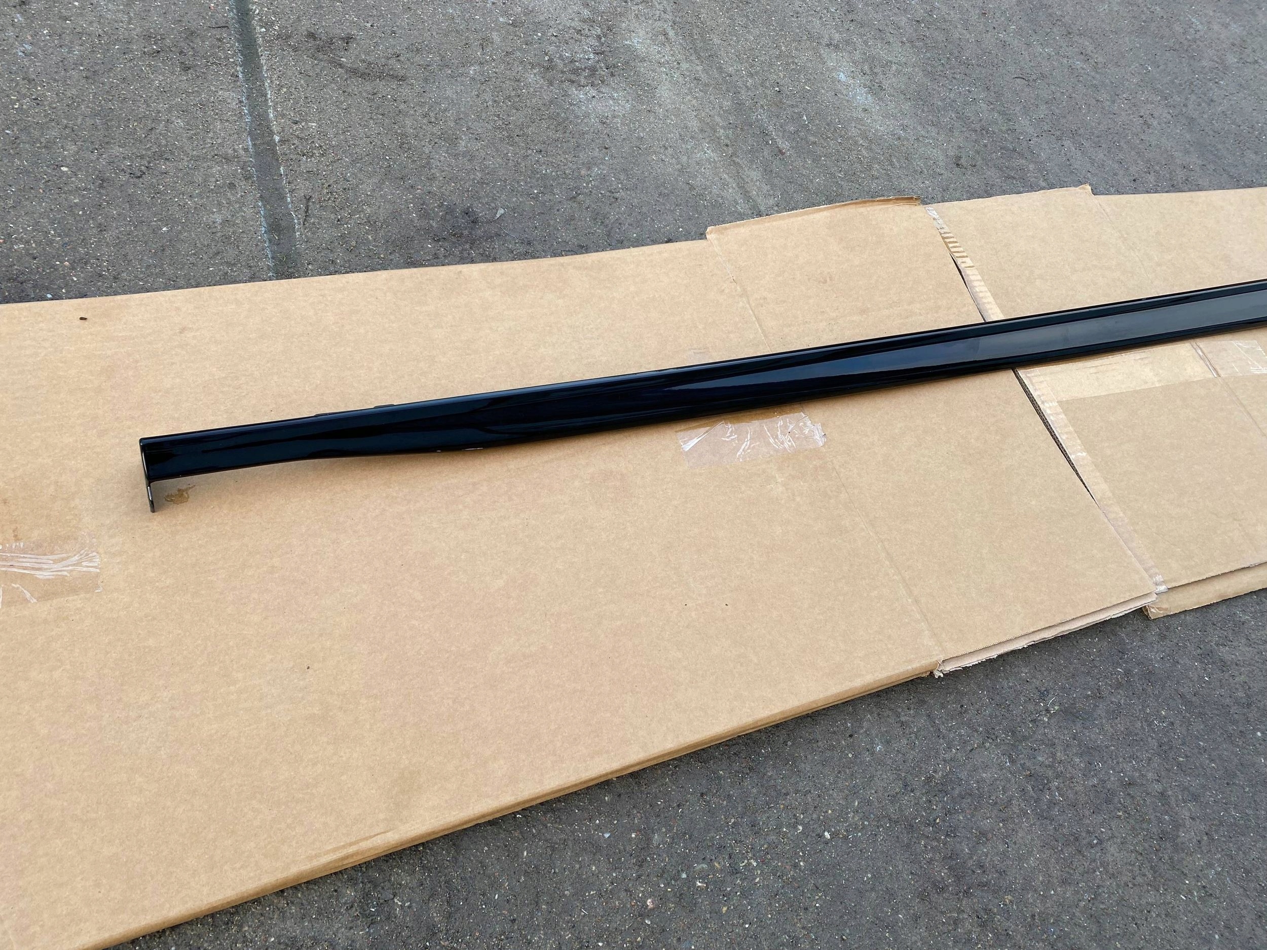 VW GOLF VIII 8 HB R R-LINE cap moulding threshold right 5H0853856