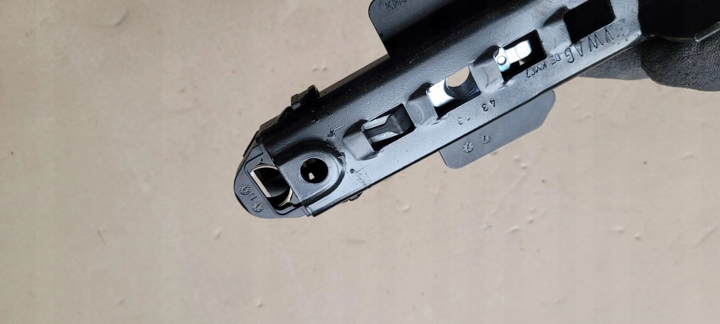 Audi A7 S7 4G 2013 rail control supports safety 8T8857833