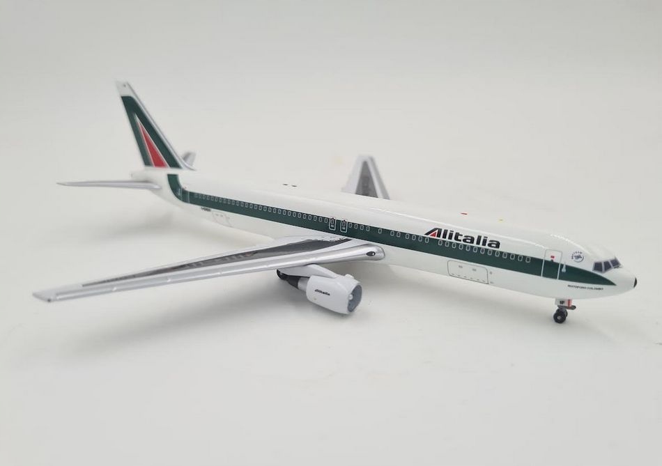 Model letadla Boeing 767-300 Alitalia 1:400 I-deif