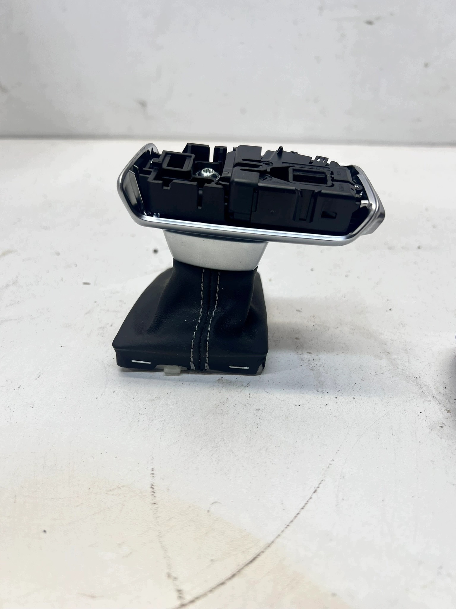 LEVA CAMBIO AUDI A4 B9 A5 8W 8W1713140E 4M1713139G JAJ