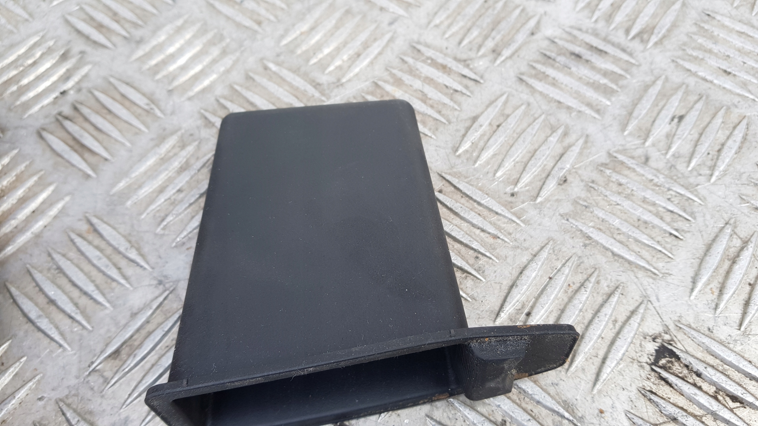 MERCEDES W212 W204 Handschuhfach Abdeckung, Hutablage A2046830075